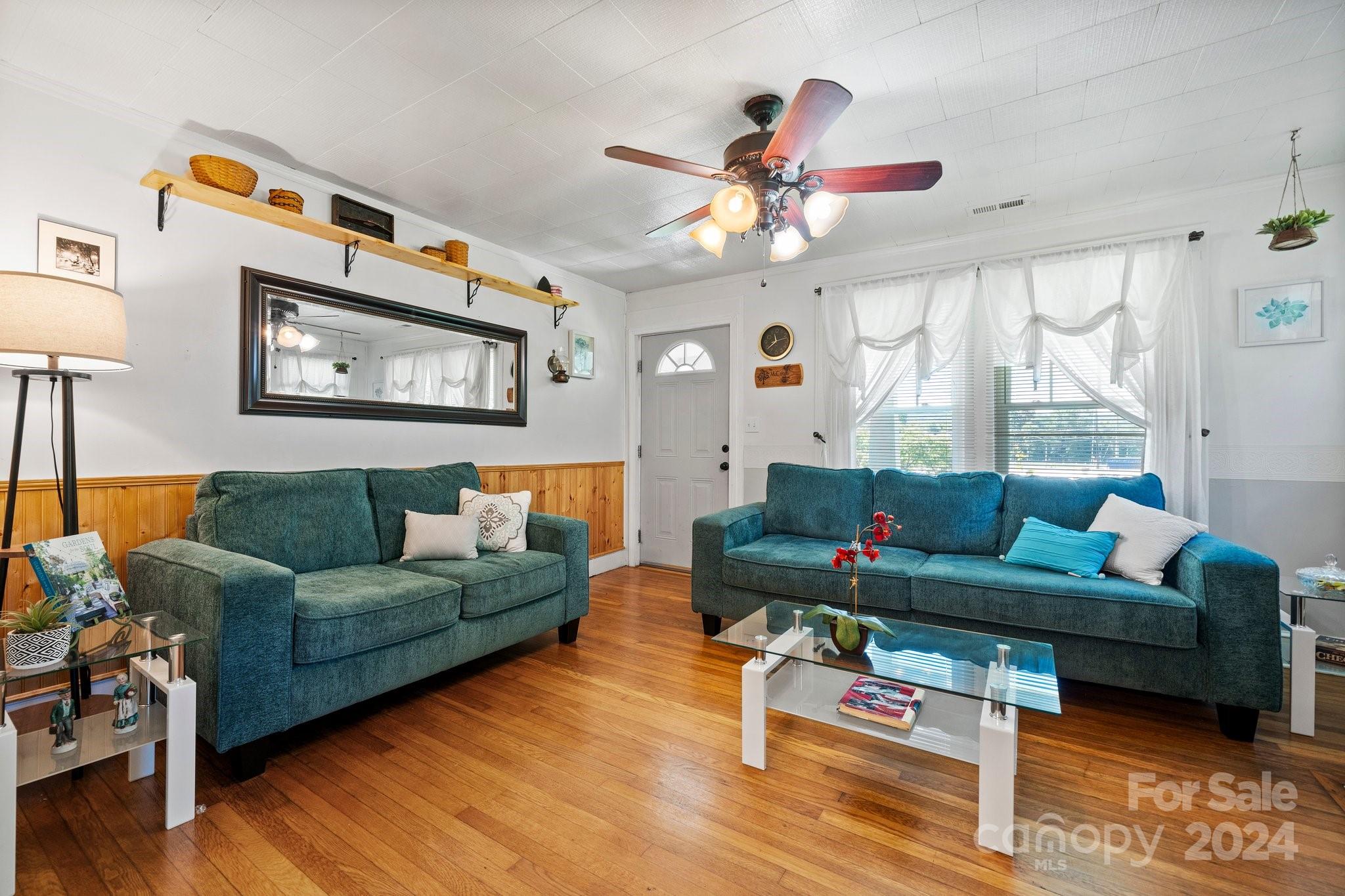 105 Frank Avenue NE
