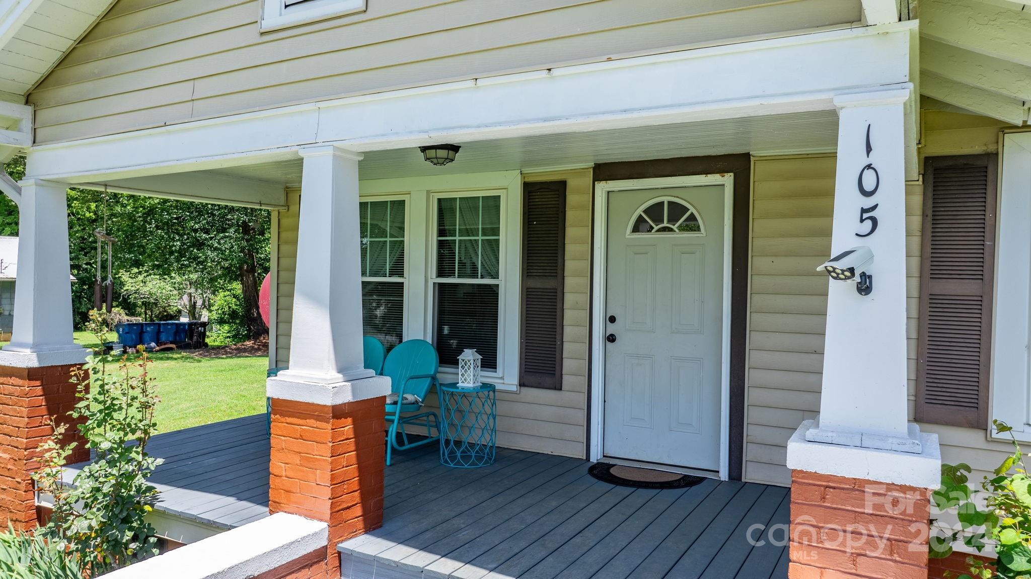 105 Frank Avenue NE