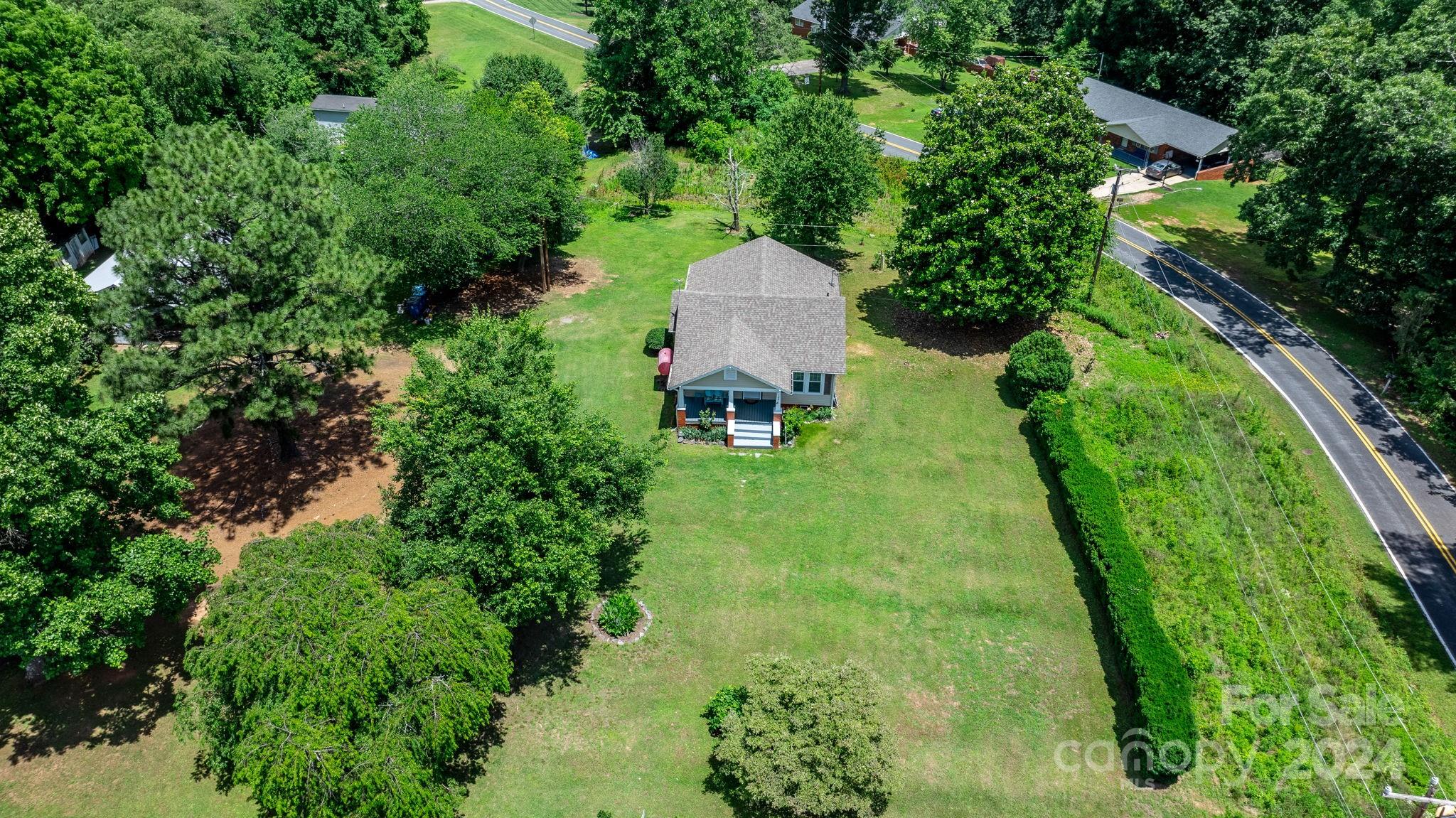 105 Frank Avenue NE