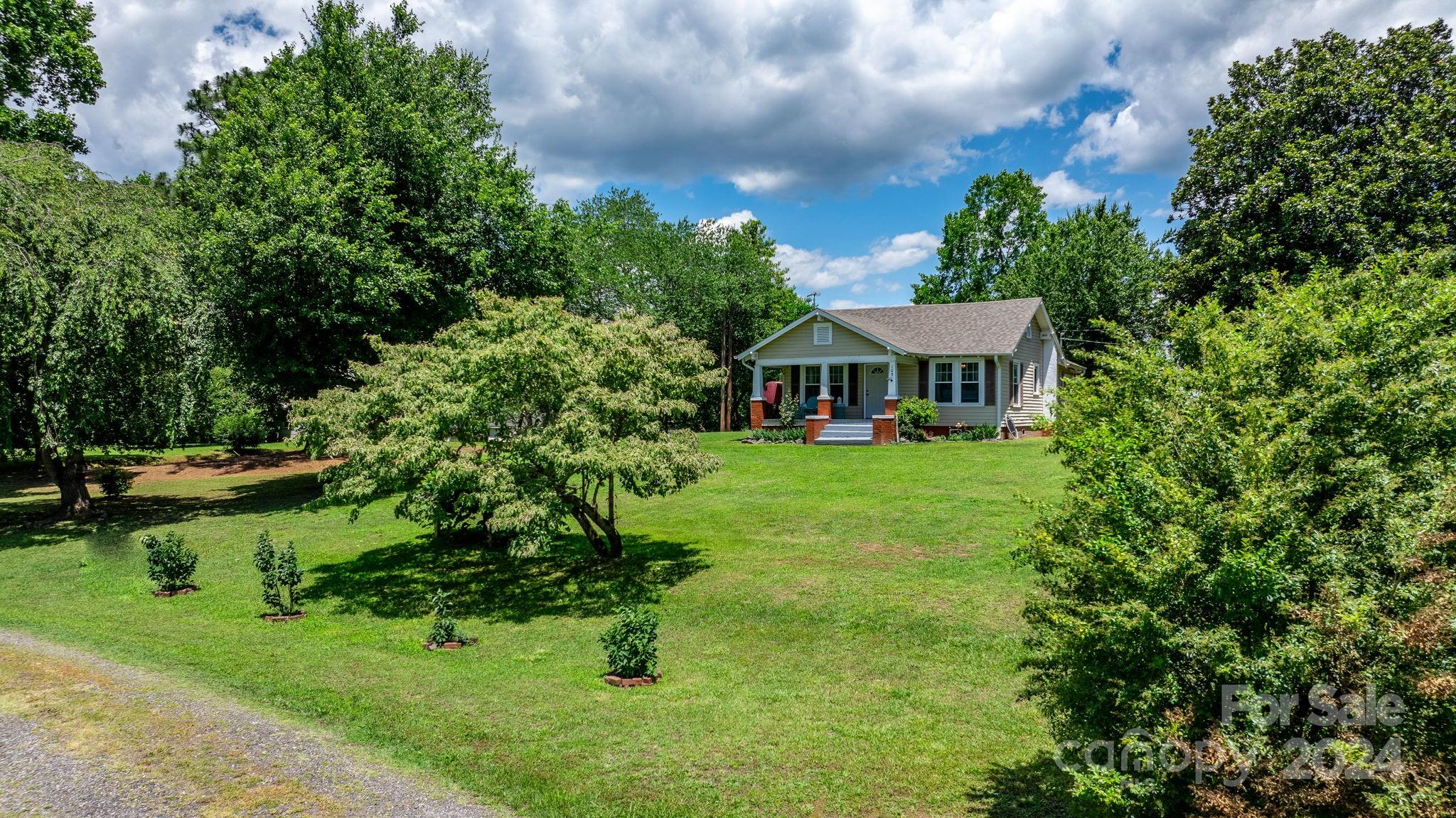 105 Frank Avenue NE
