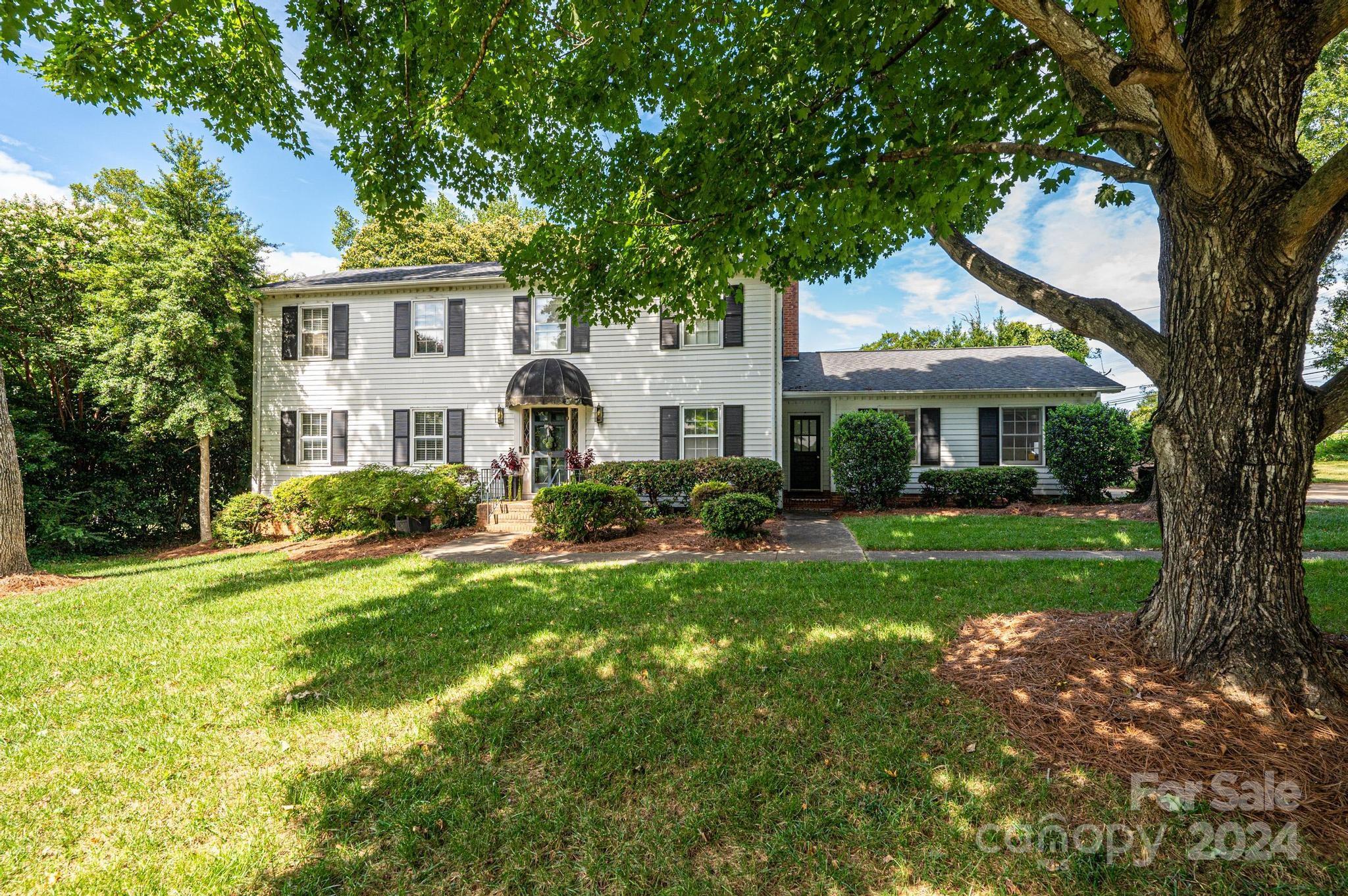12 36th Avenue NW