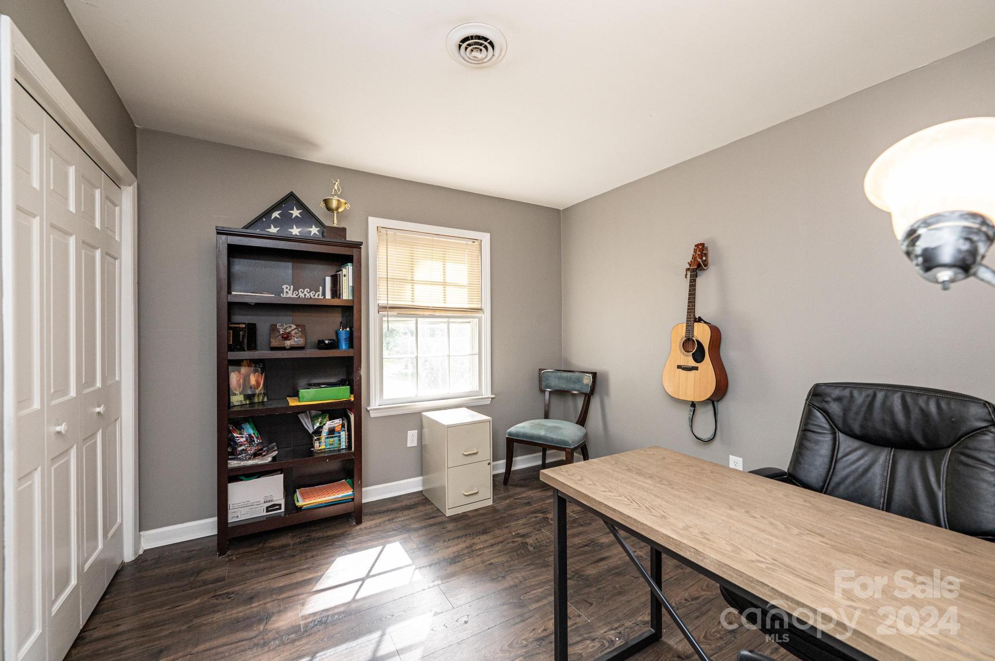 12 36th Avenue NW