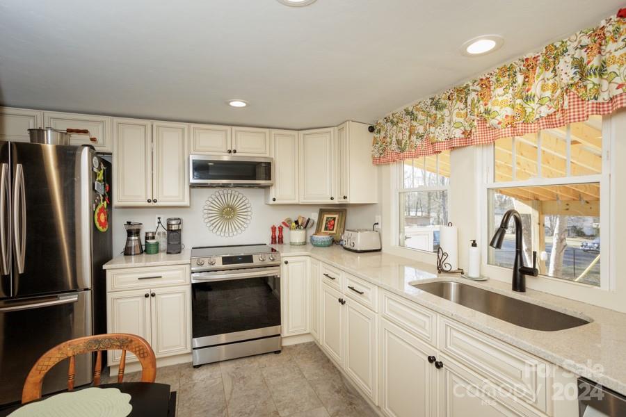 3084 W Main Street