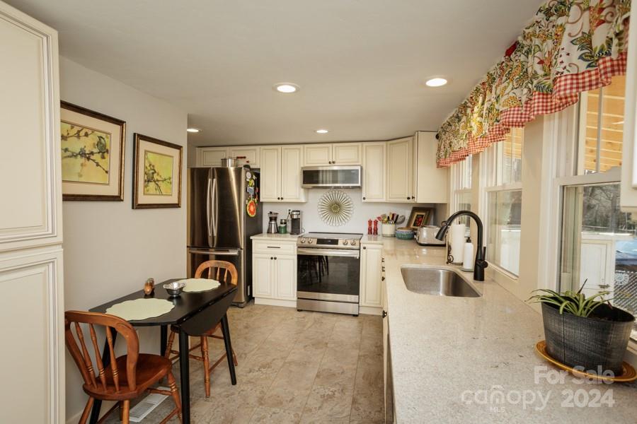 3084 W Main Street