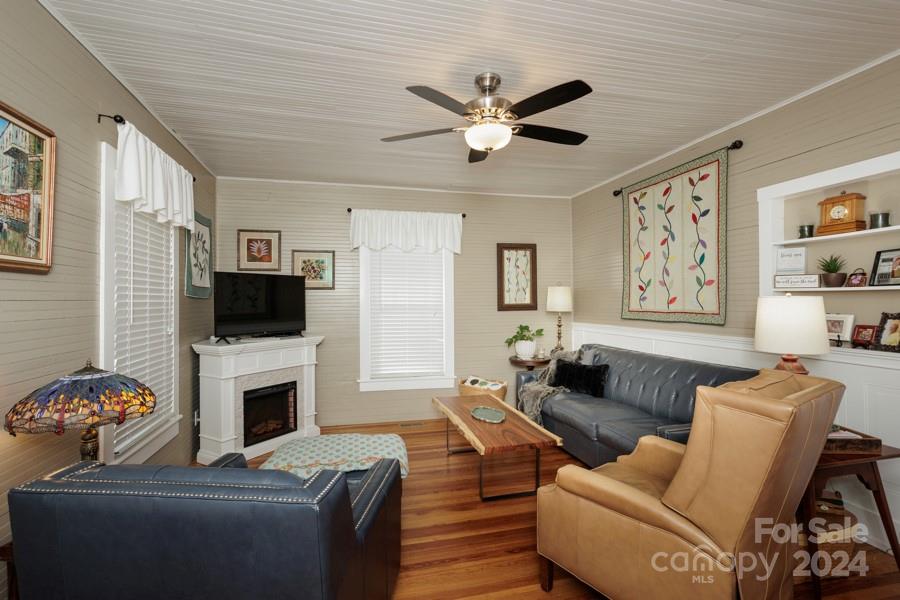 3084 W Main Street
