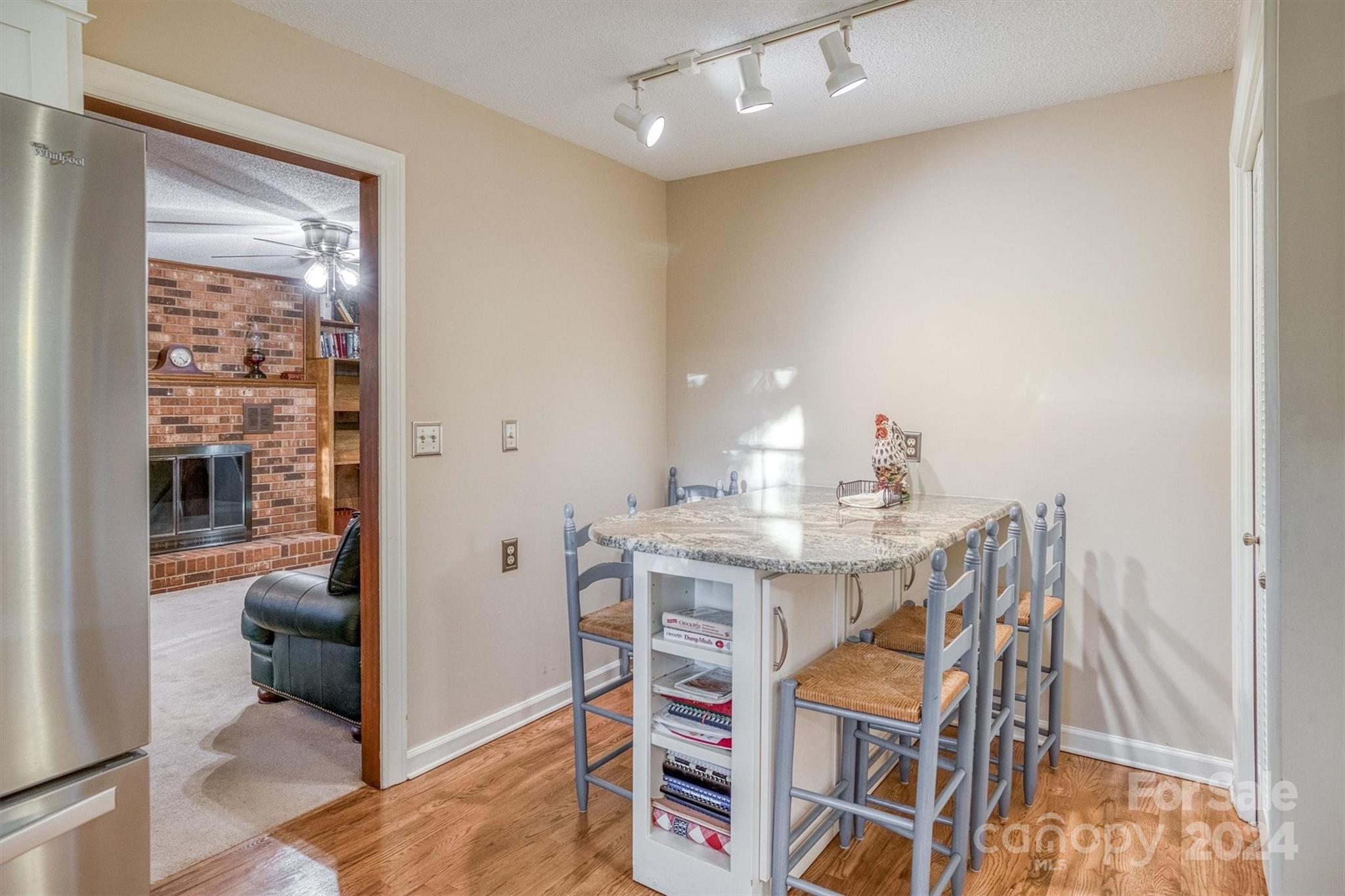 353 Horseshoe Bend Road
