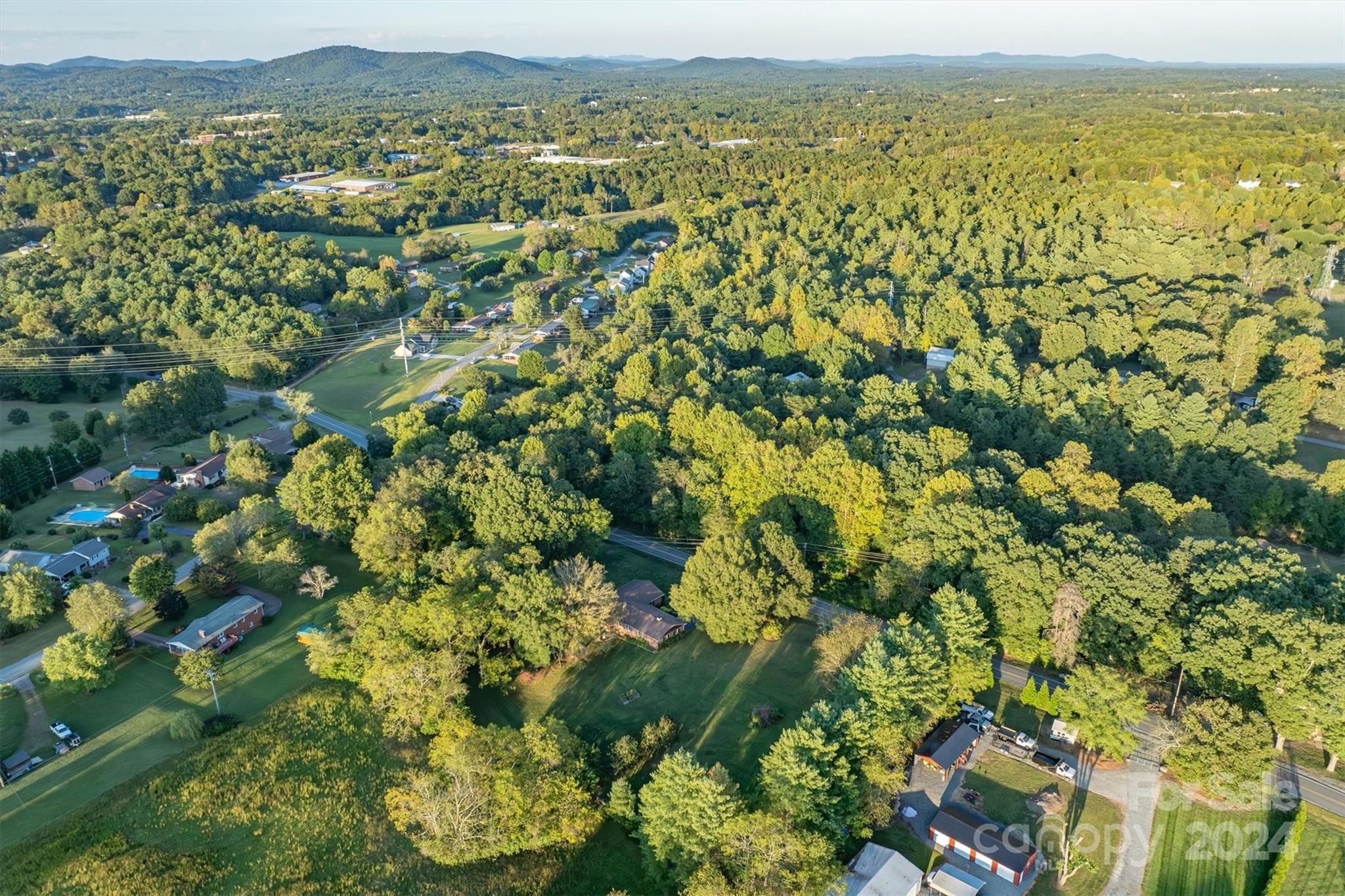 353 Horseshoe Bend Road