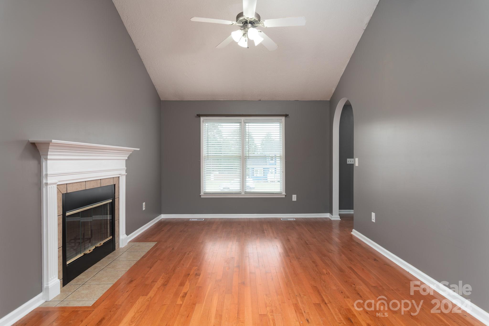 1100 Black Walnut Drive