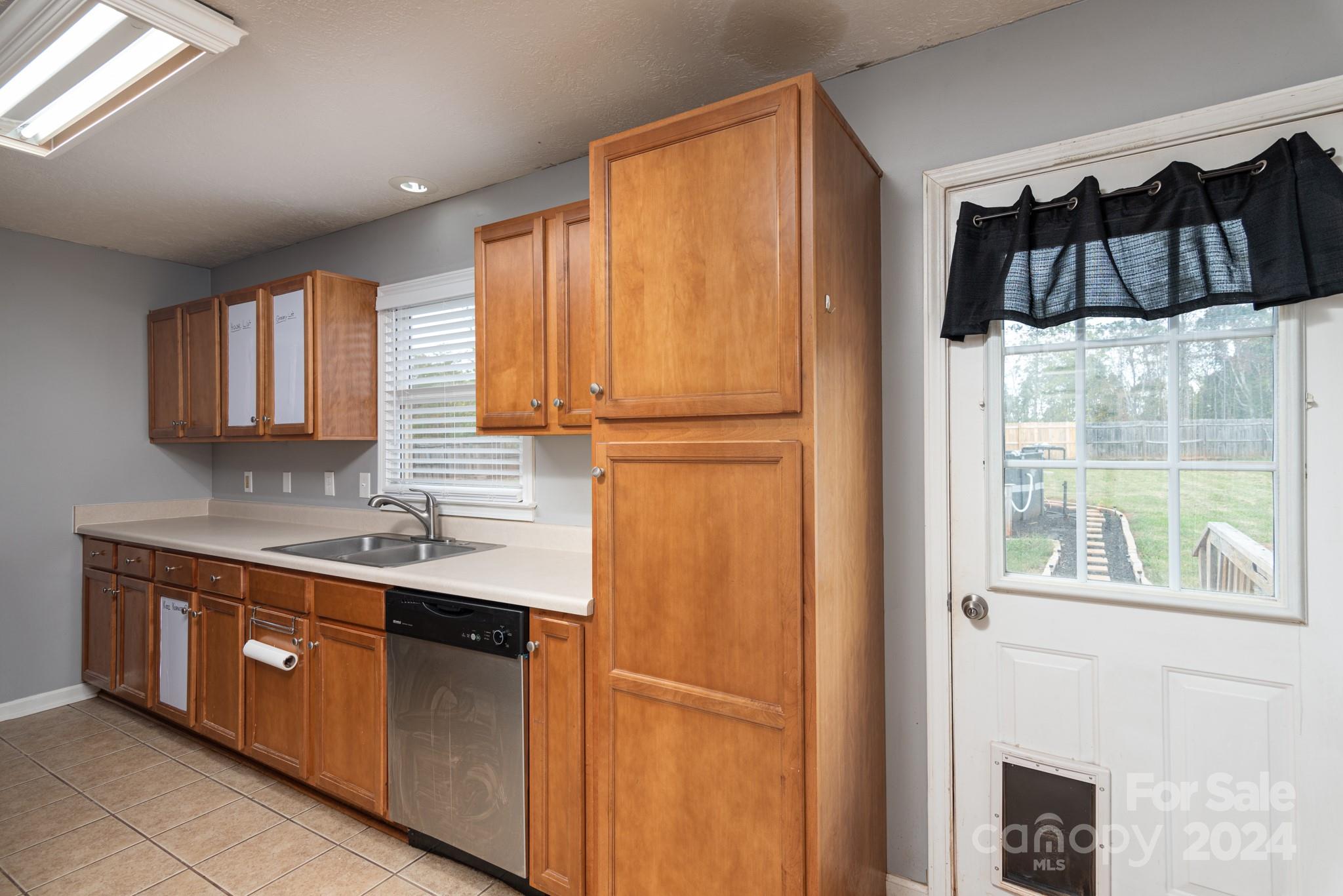1100 Black Walnut Drive