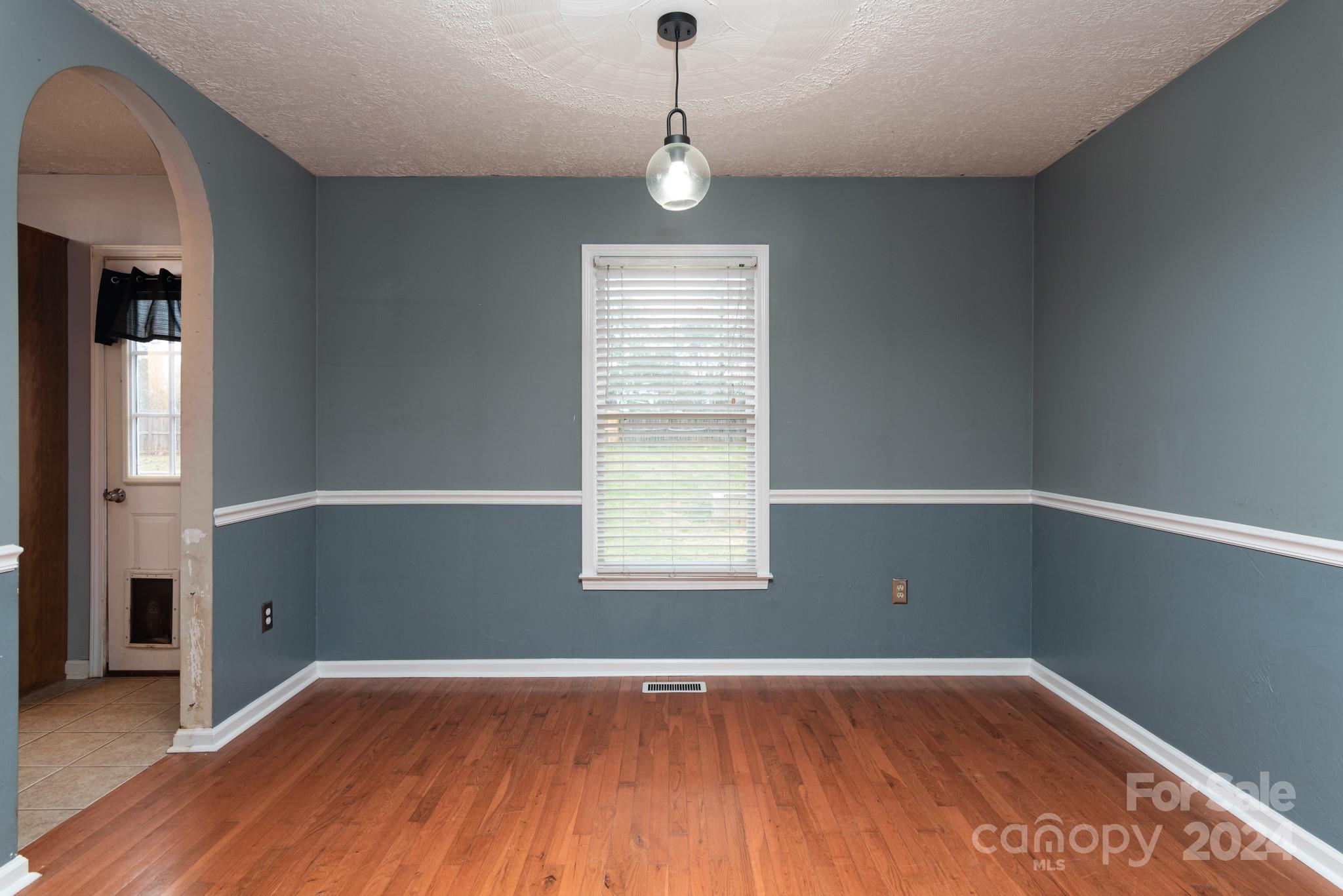 1100 Black Walnut Drive