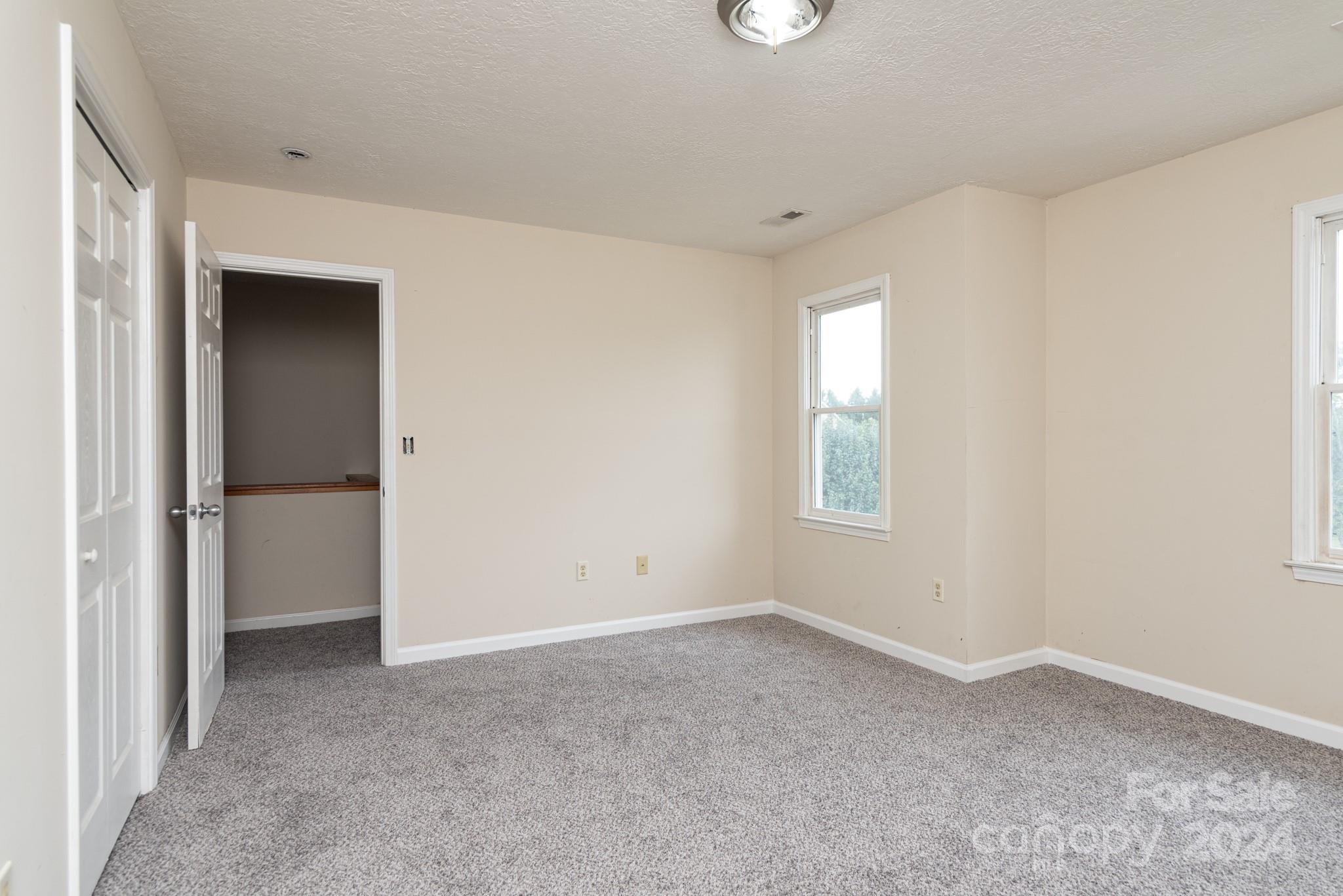 1100 Black Walnut Drive