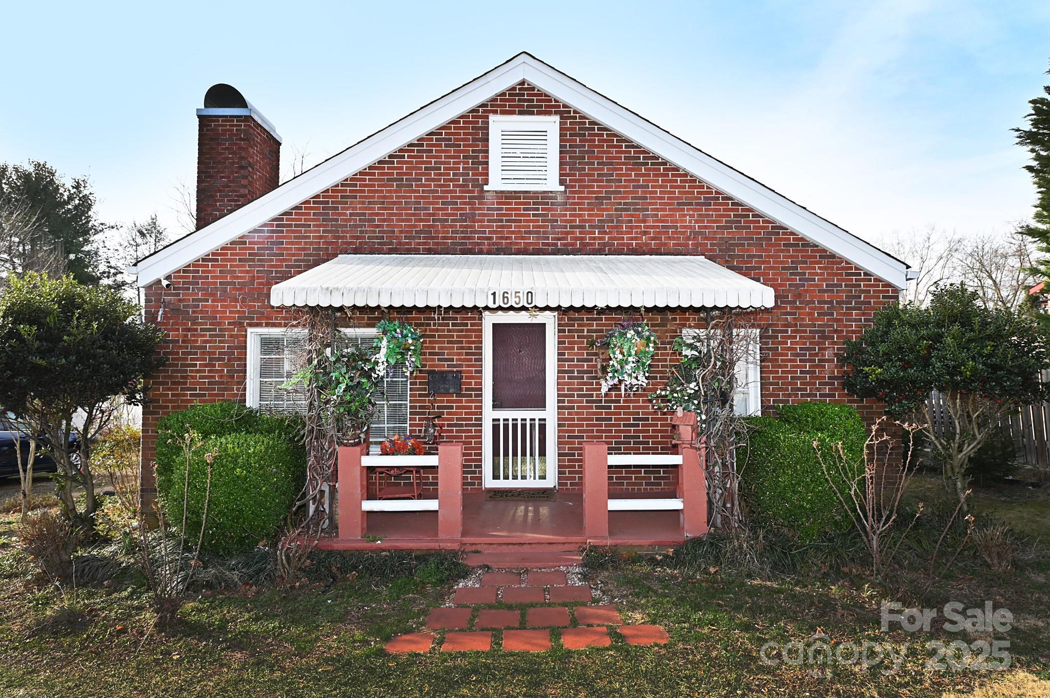 1650 10th Avenue NE