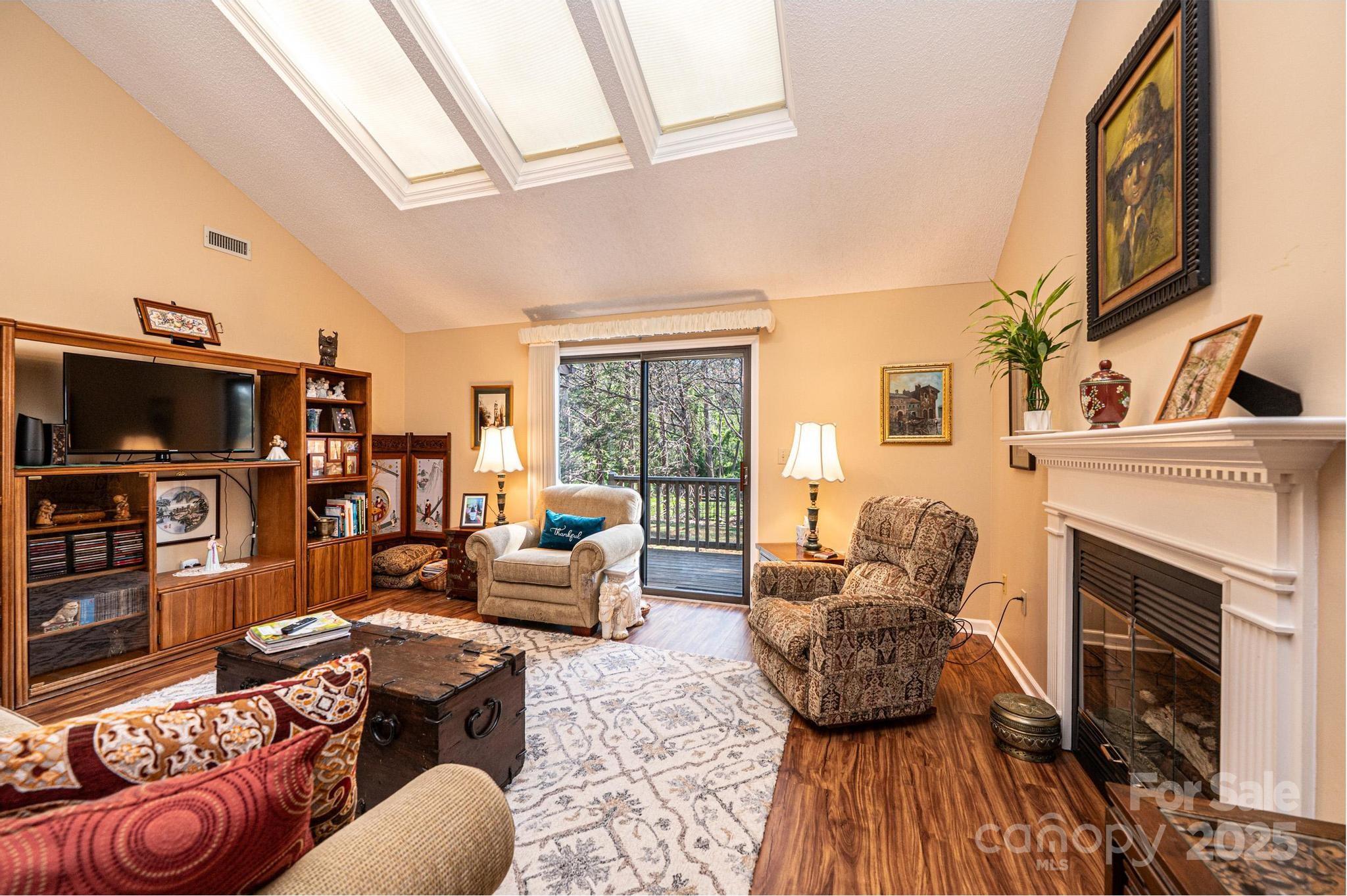 1713 12th Street NE