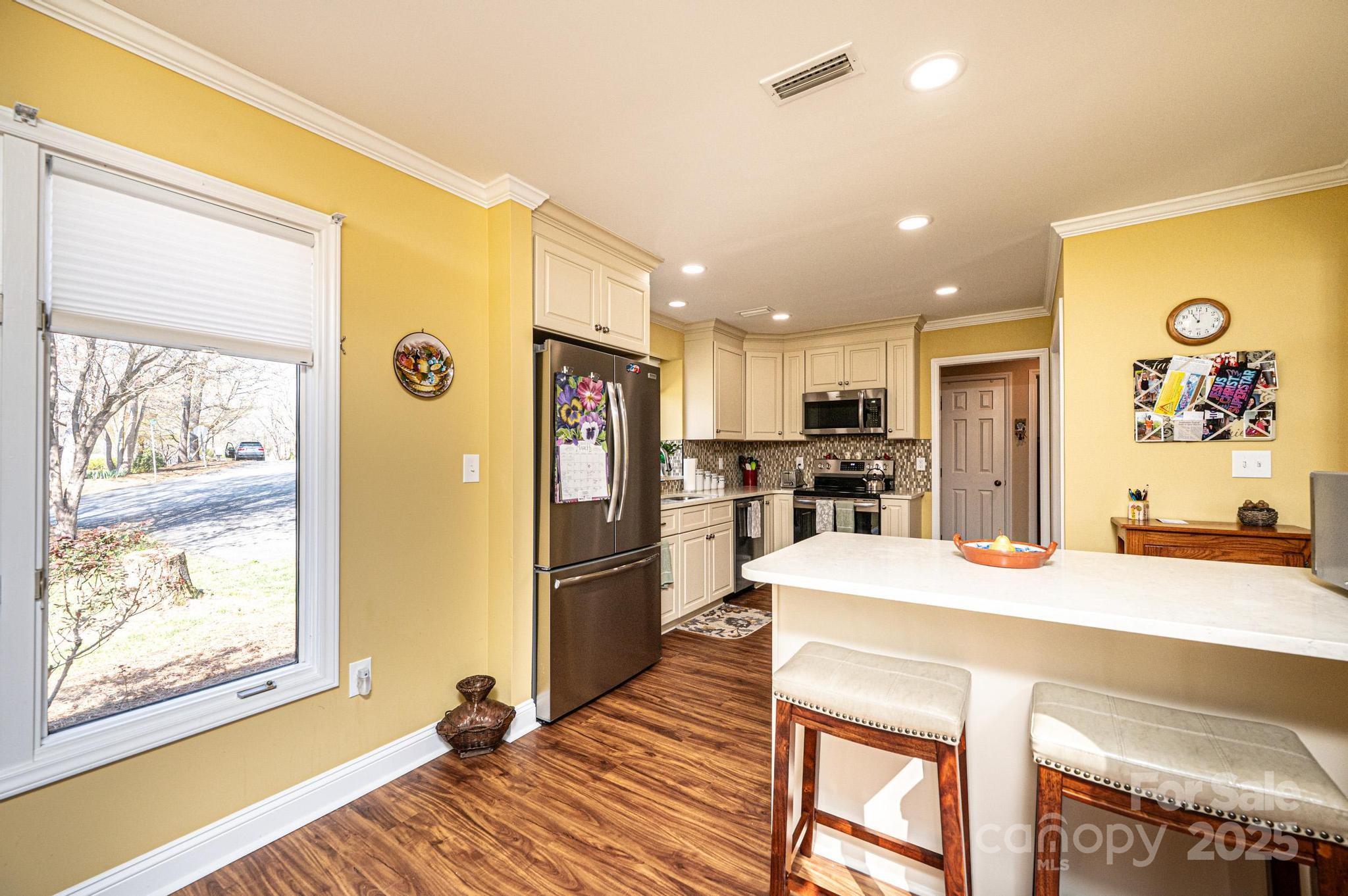 1713 12th Street NE