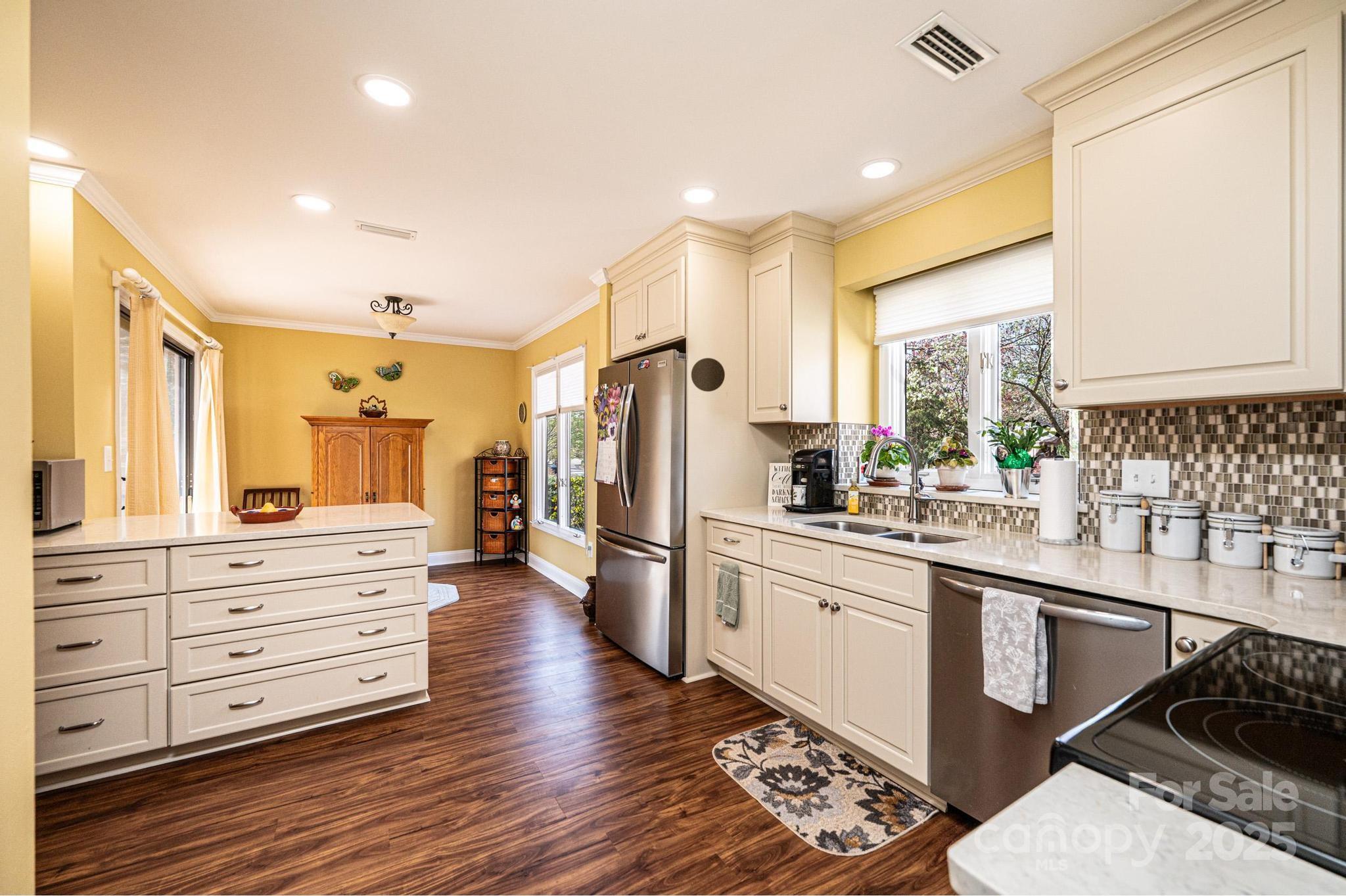 1713 12th Street NE