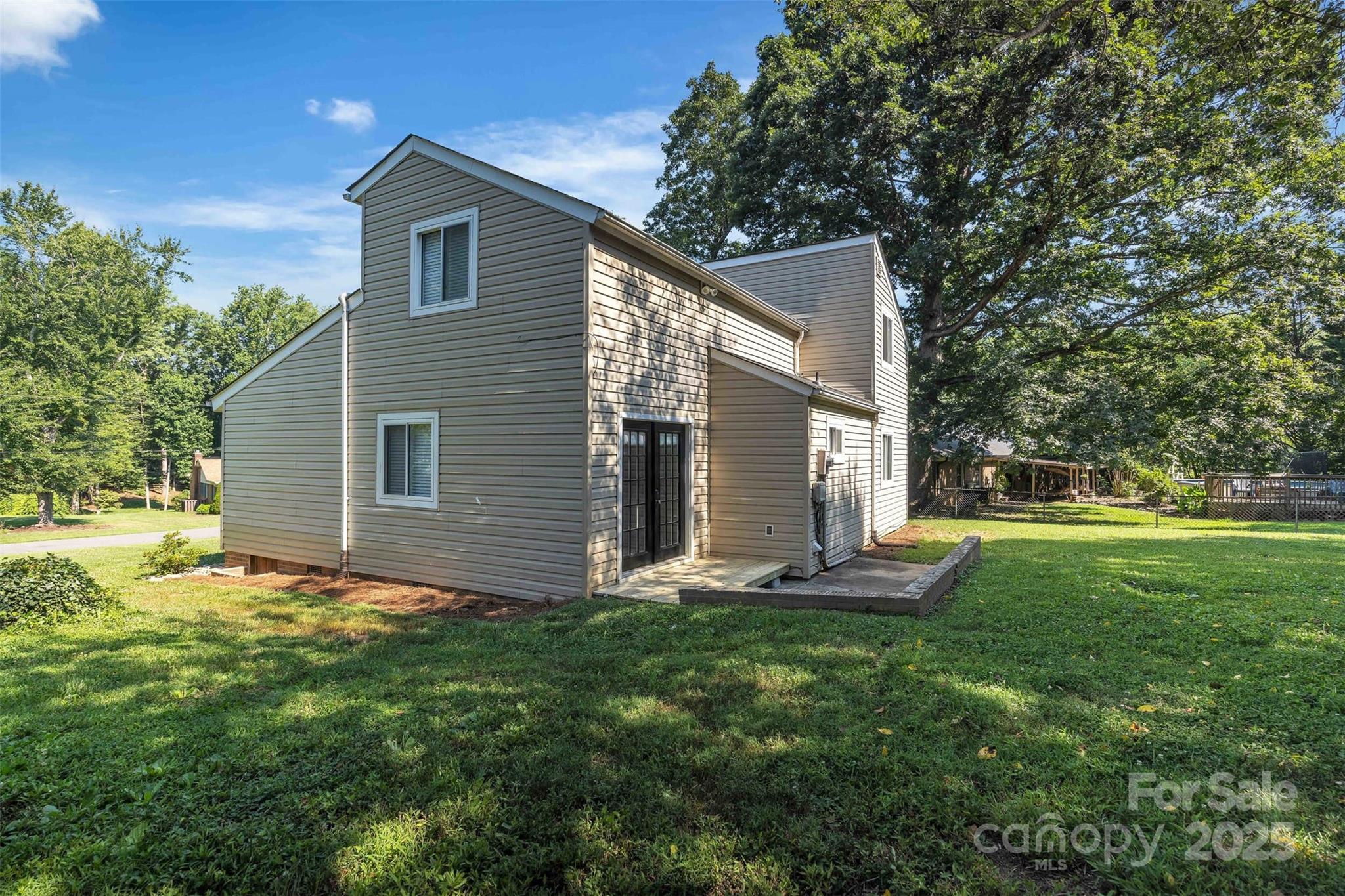 108 Hillsboro Road