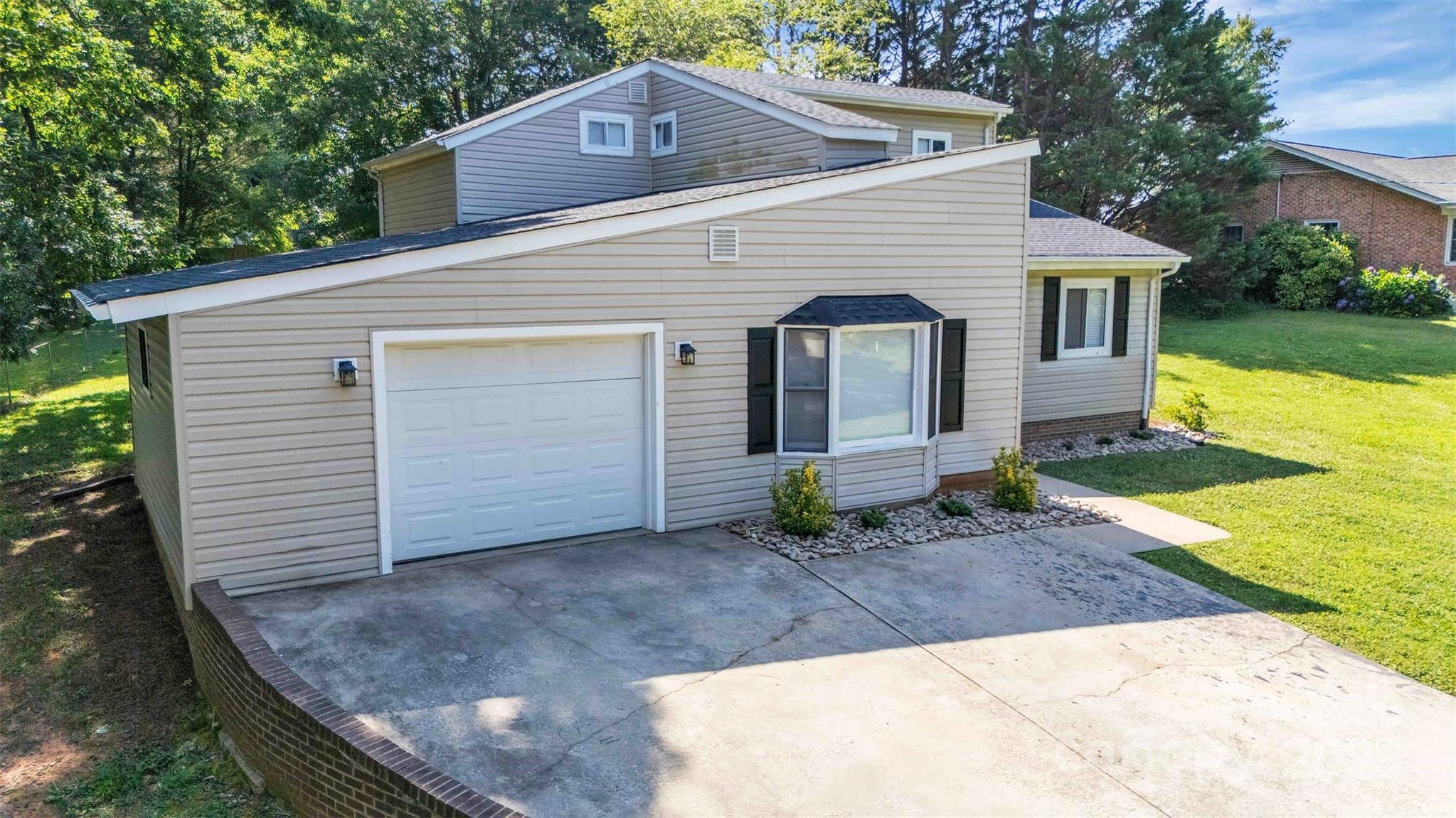 108 Hillsboro Road
