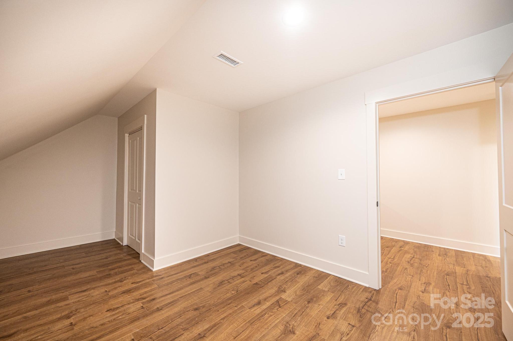 2115 6th Street NW