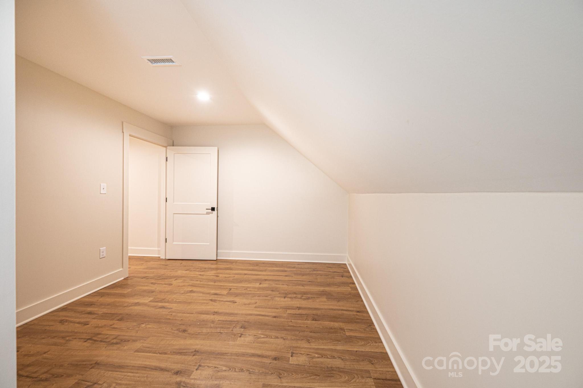 2115 6th Street NW