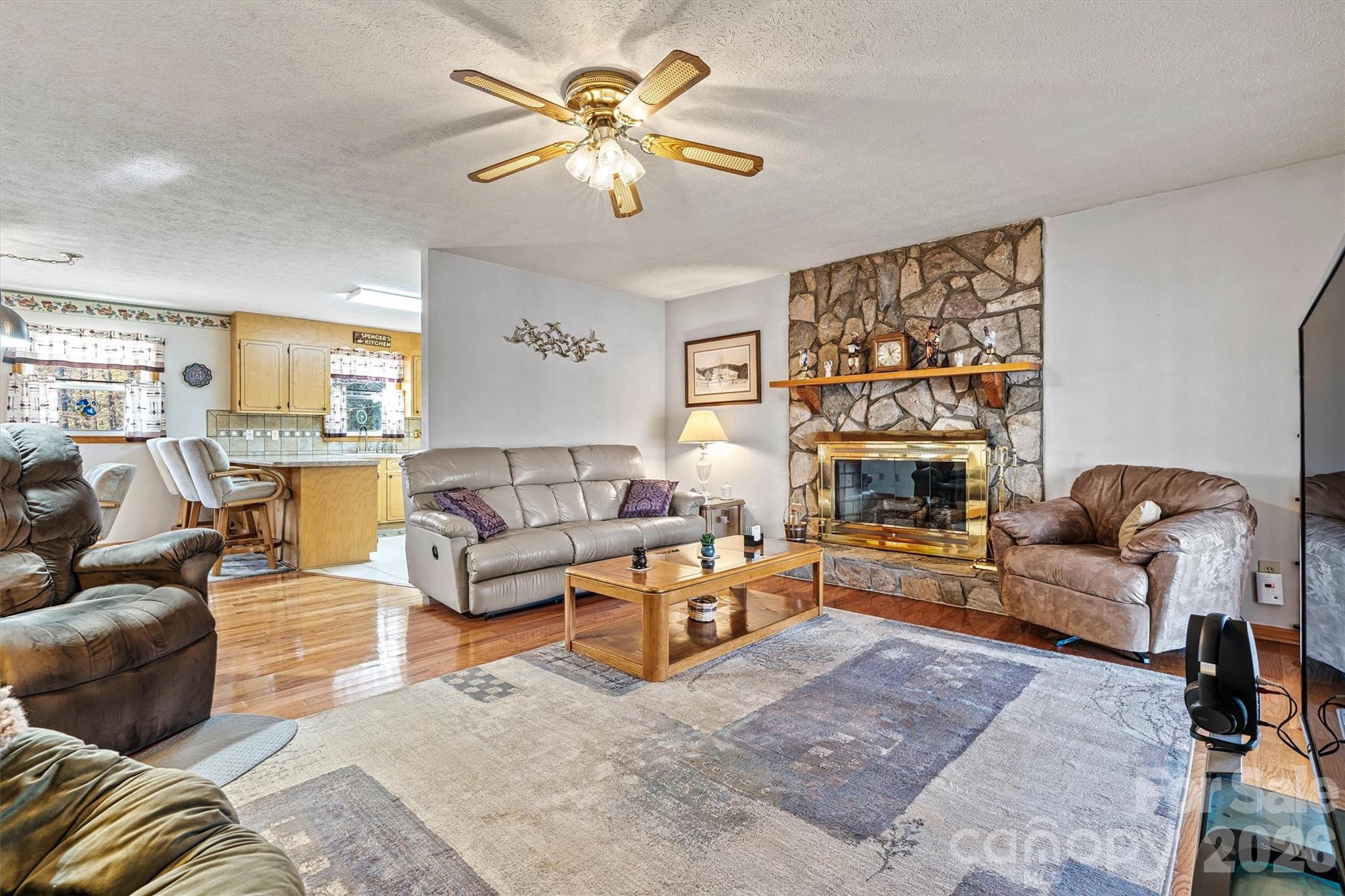 6072 Lookout Heights Drive