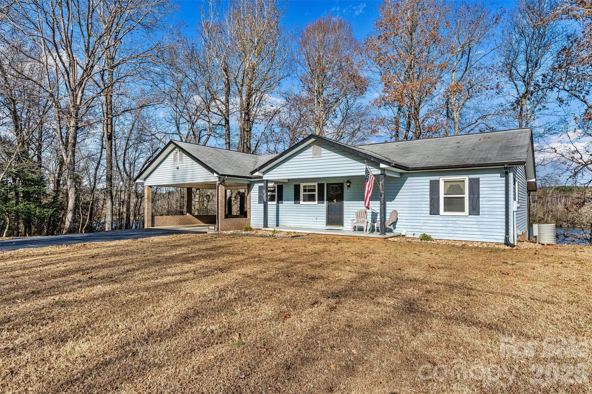 6072 Lookout Heights Drive