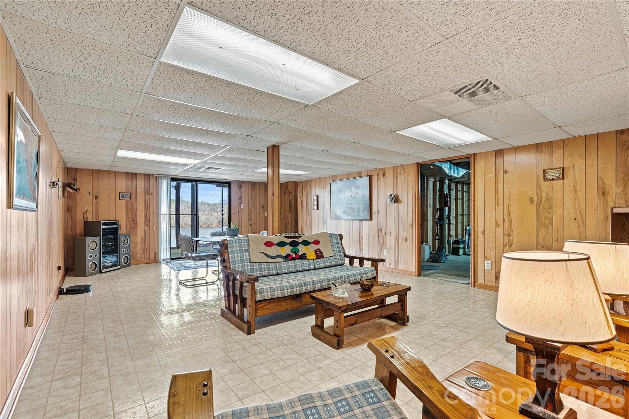 6072 Lookout Heights Drive