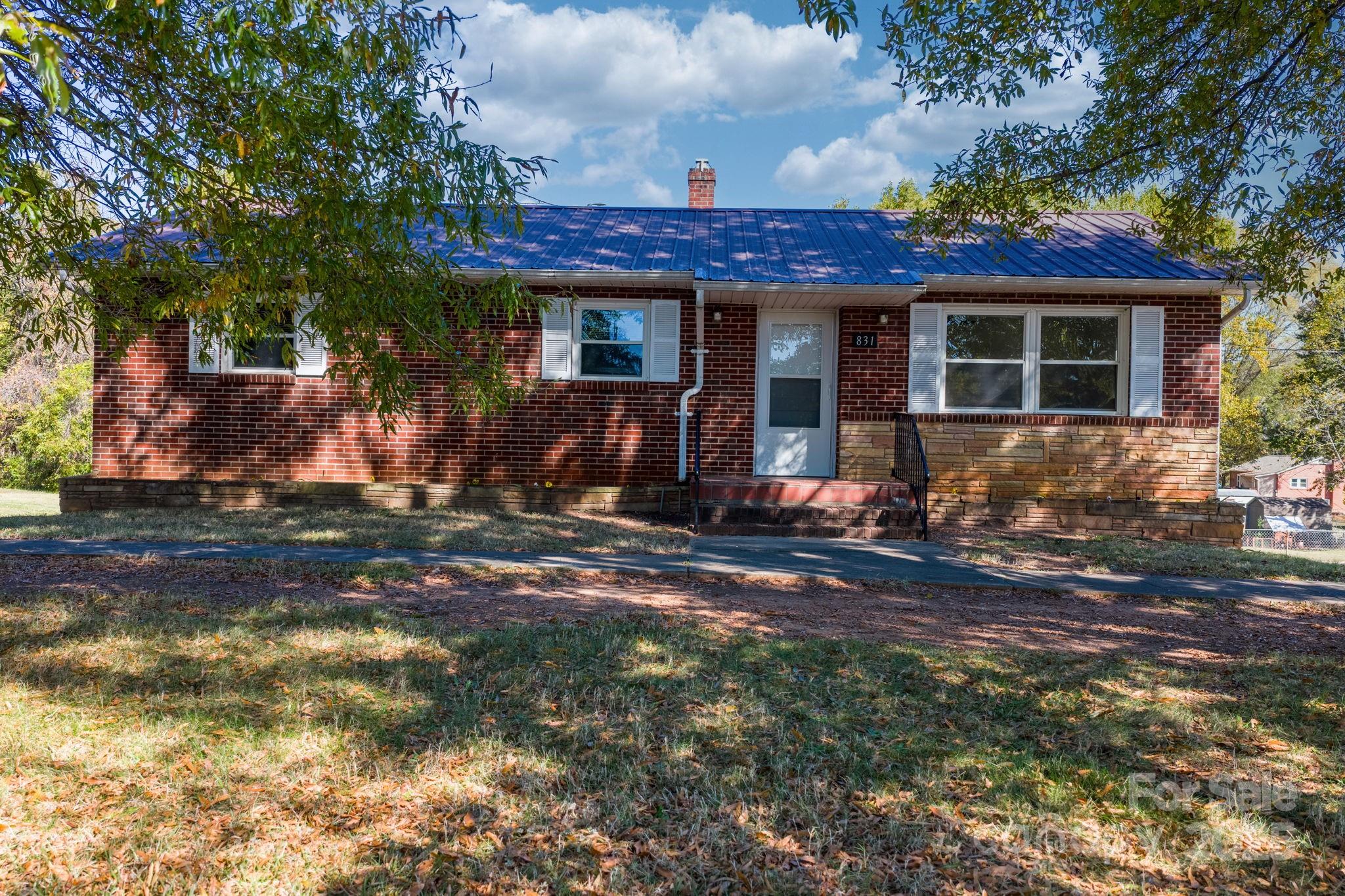 831 21st Street Drive SE
