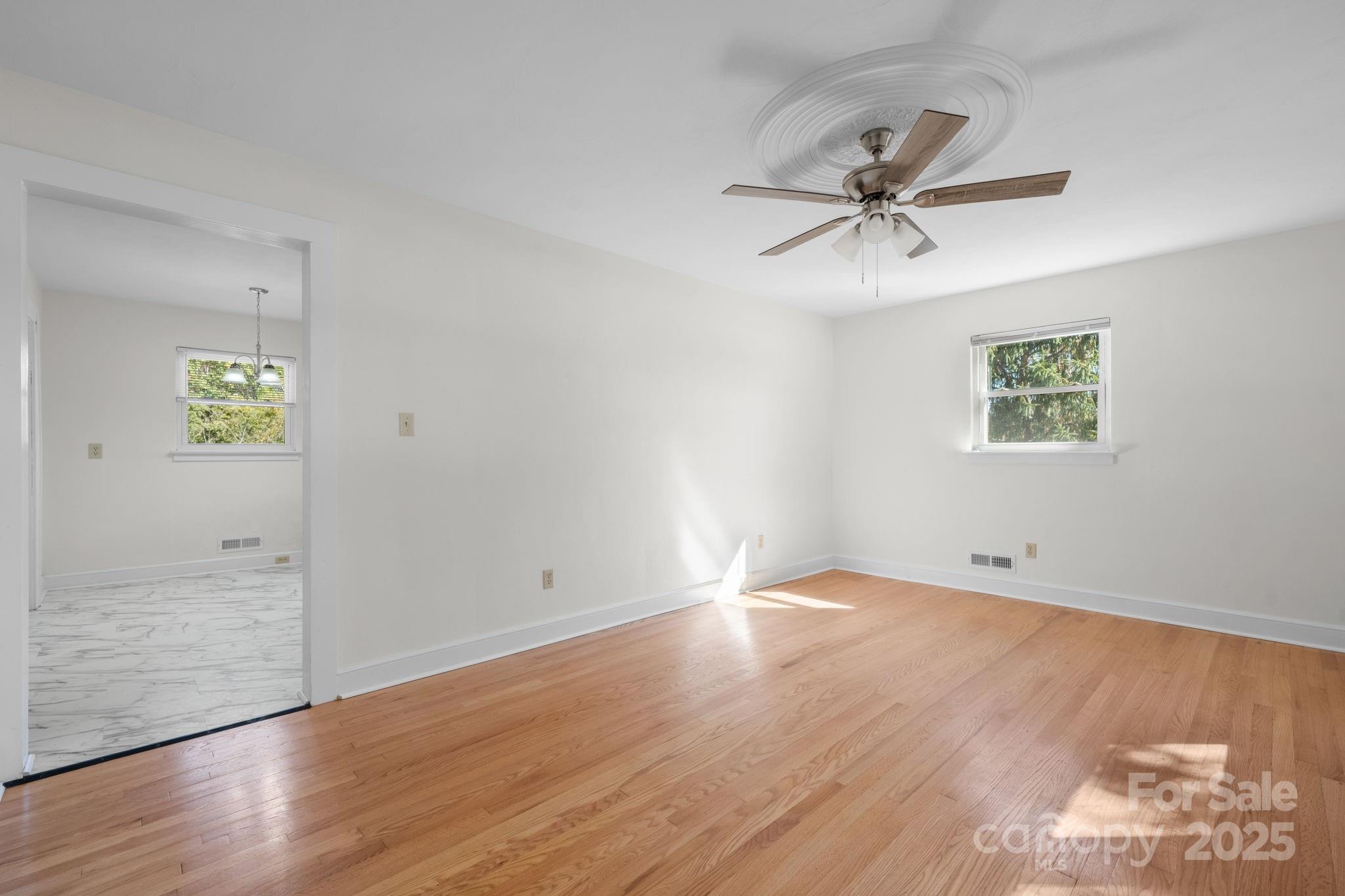 831 21st Street Drive SE