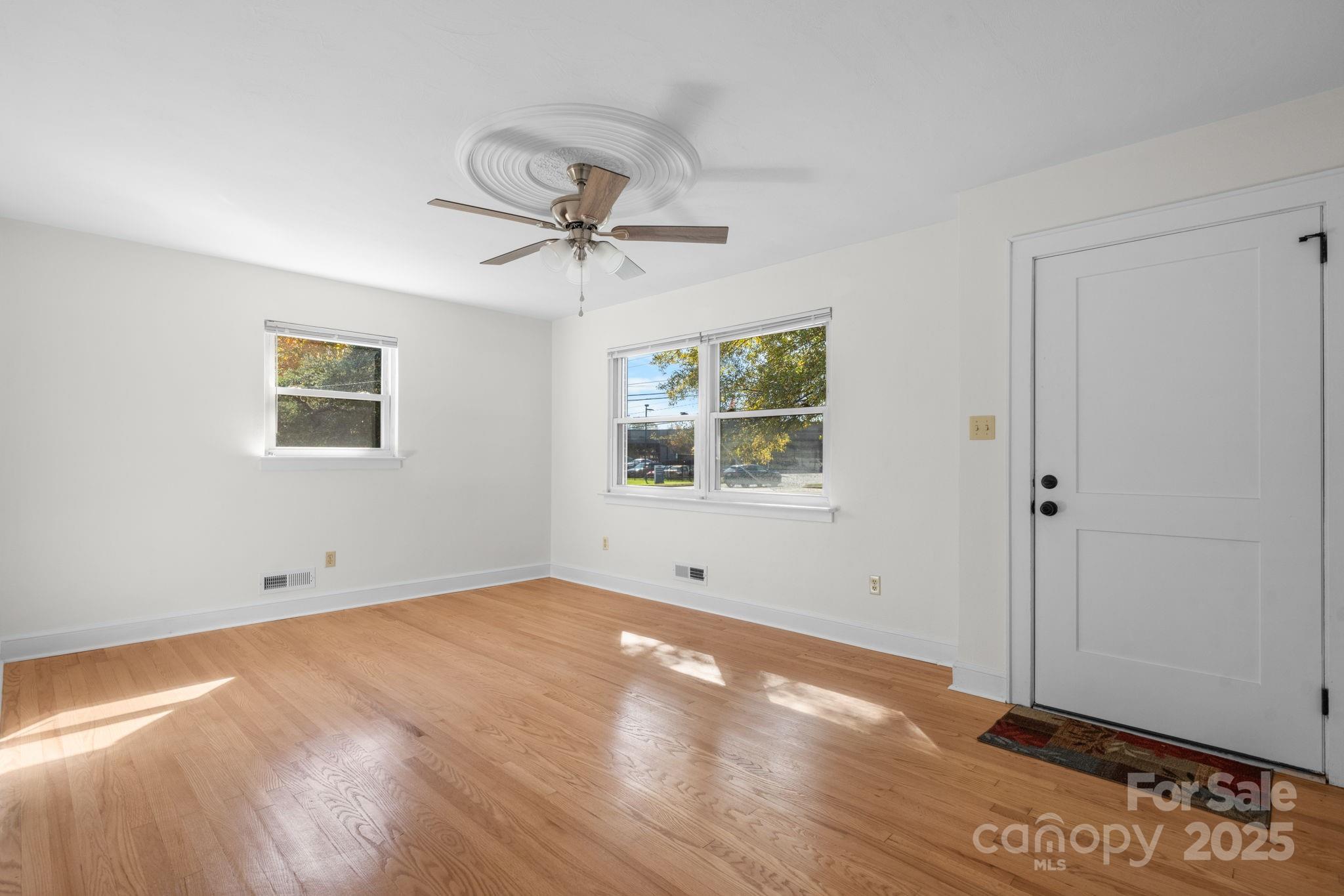 831 21st Street Drive SE