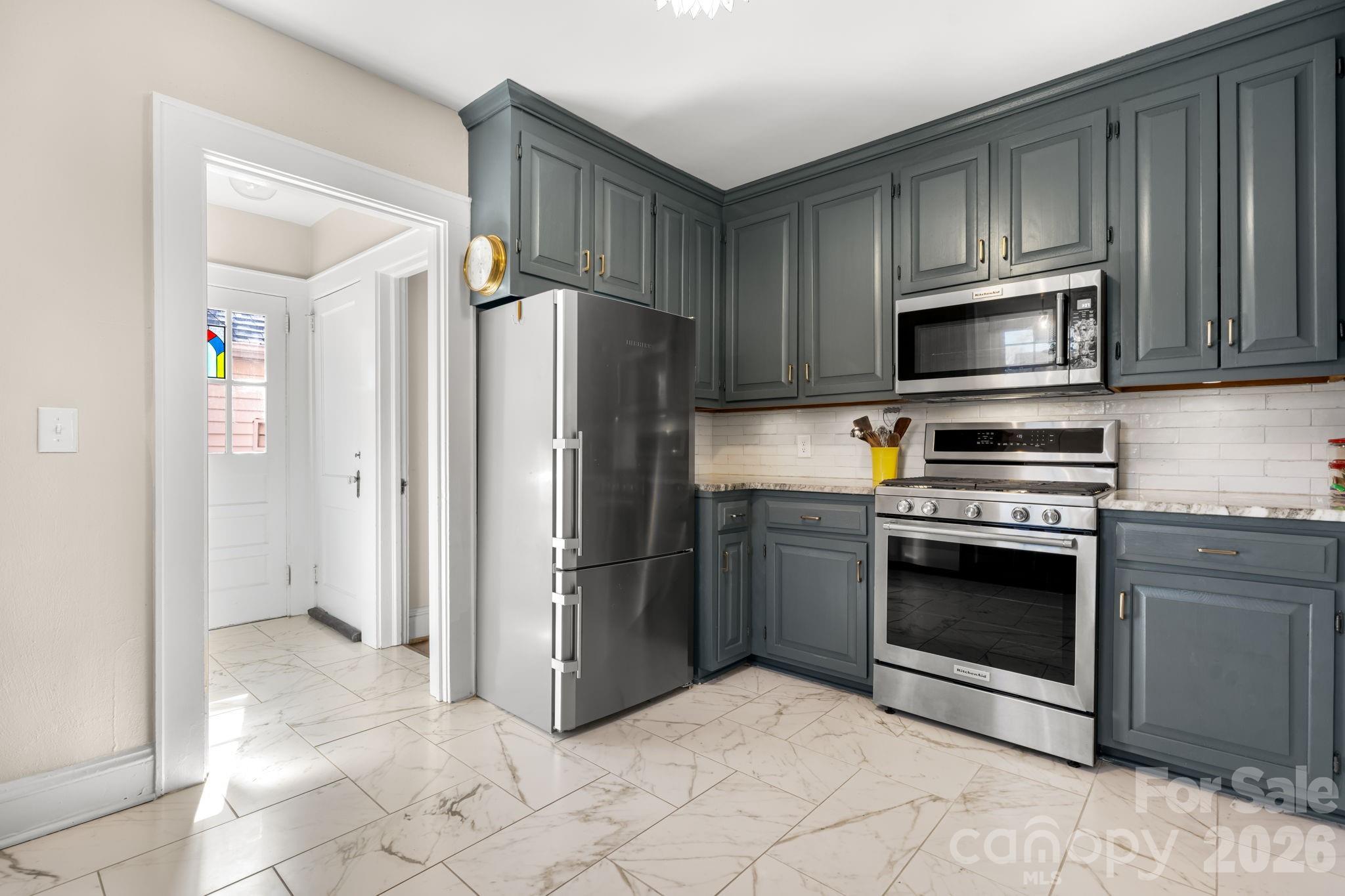 530 7th Street NW