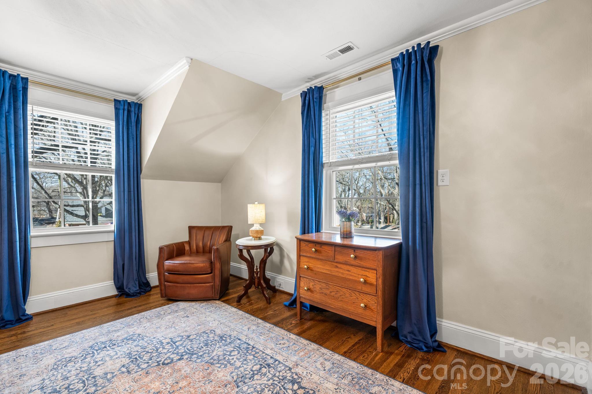 530 7th Street NW
