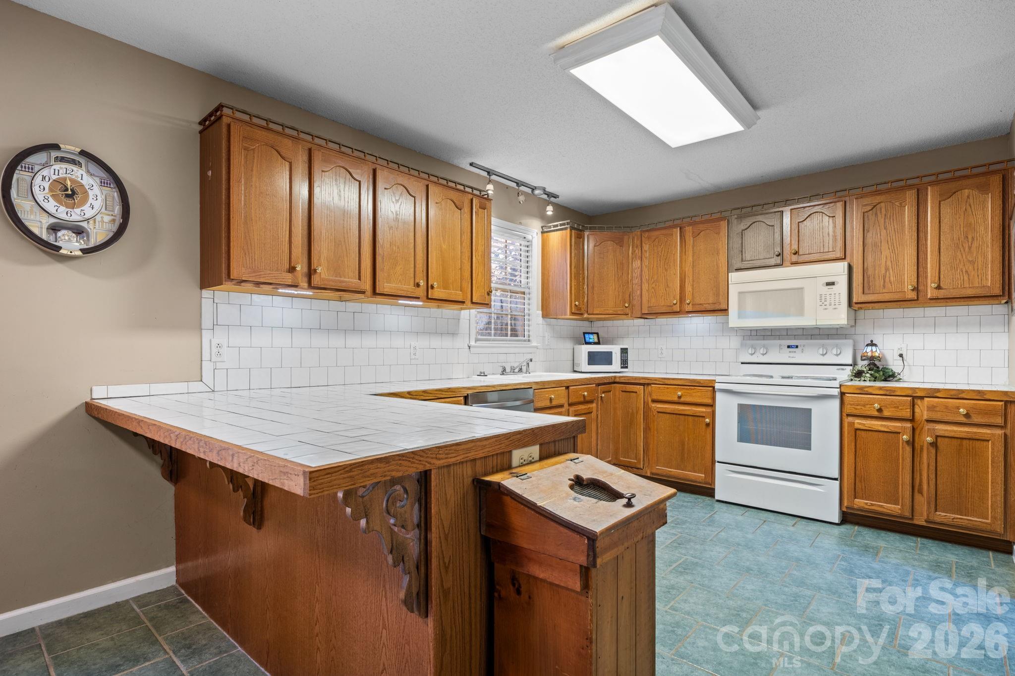3956 Den Drive
