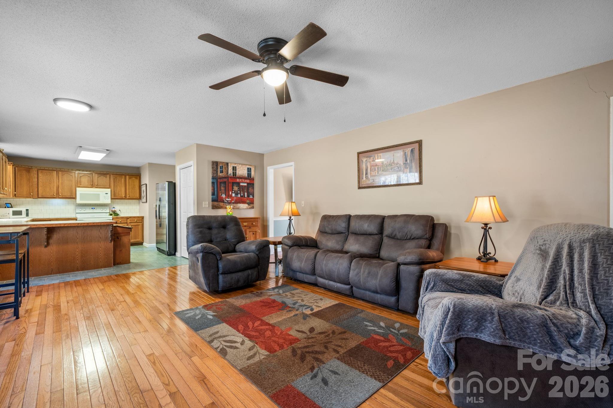 3956 Den Drive