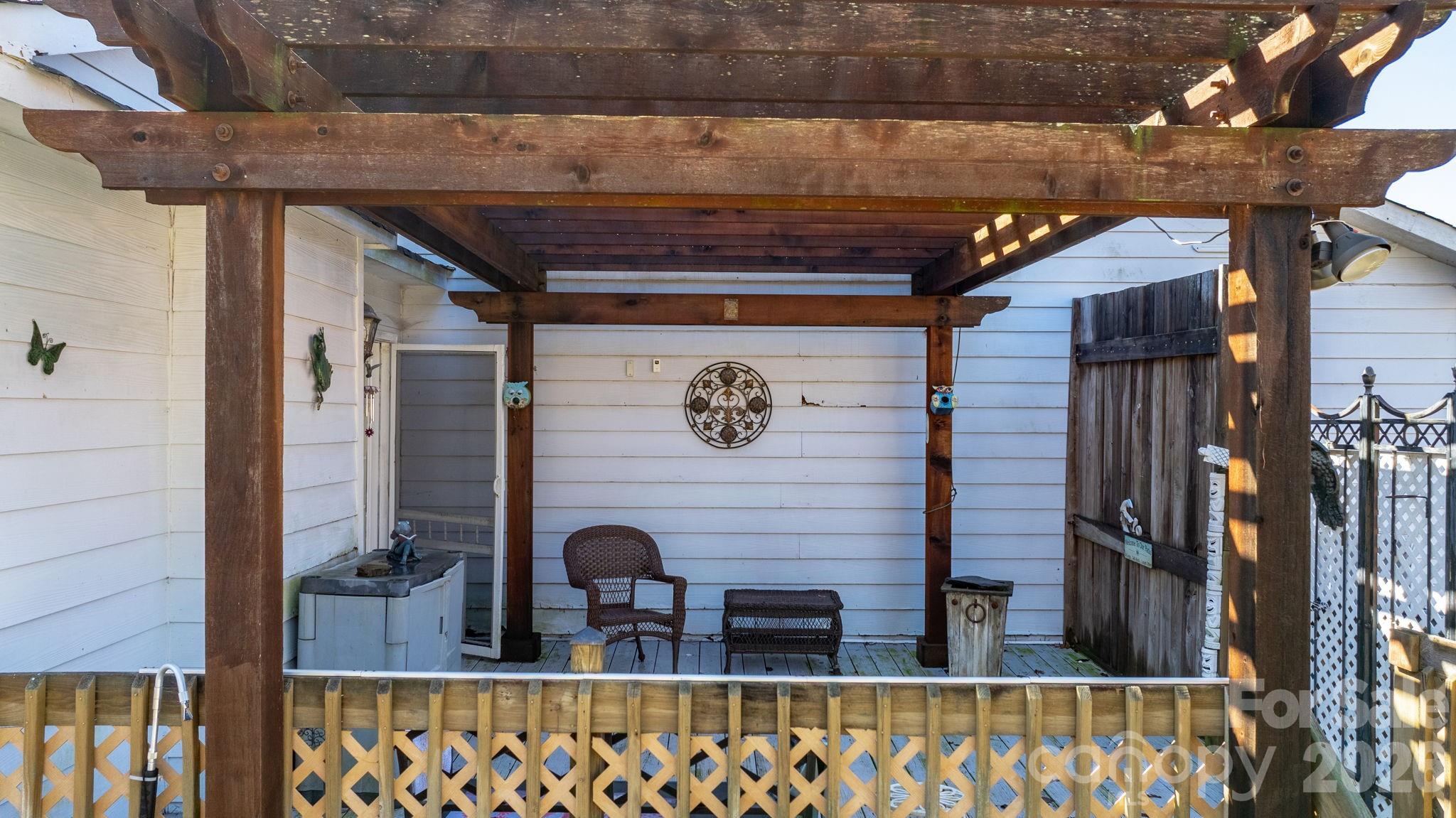 3956 Den Drive