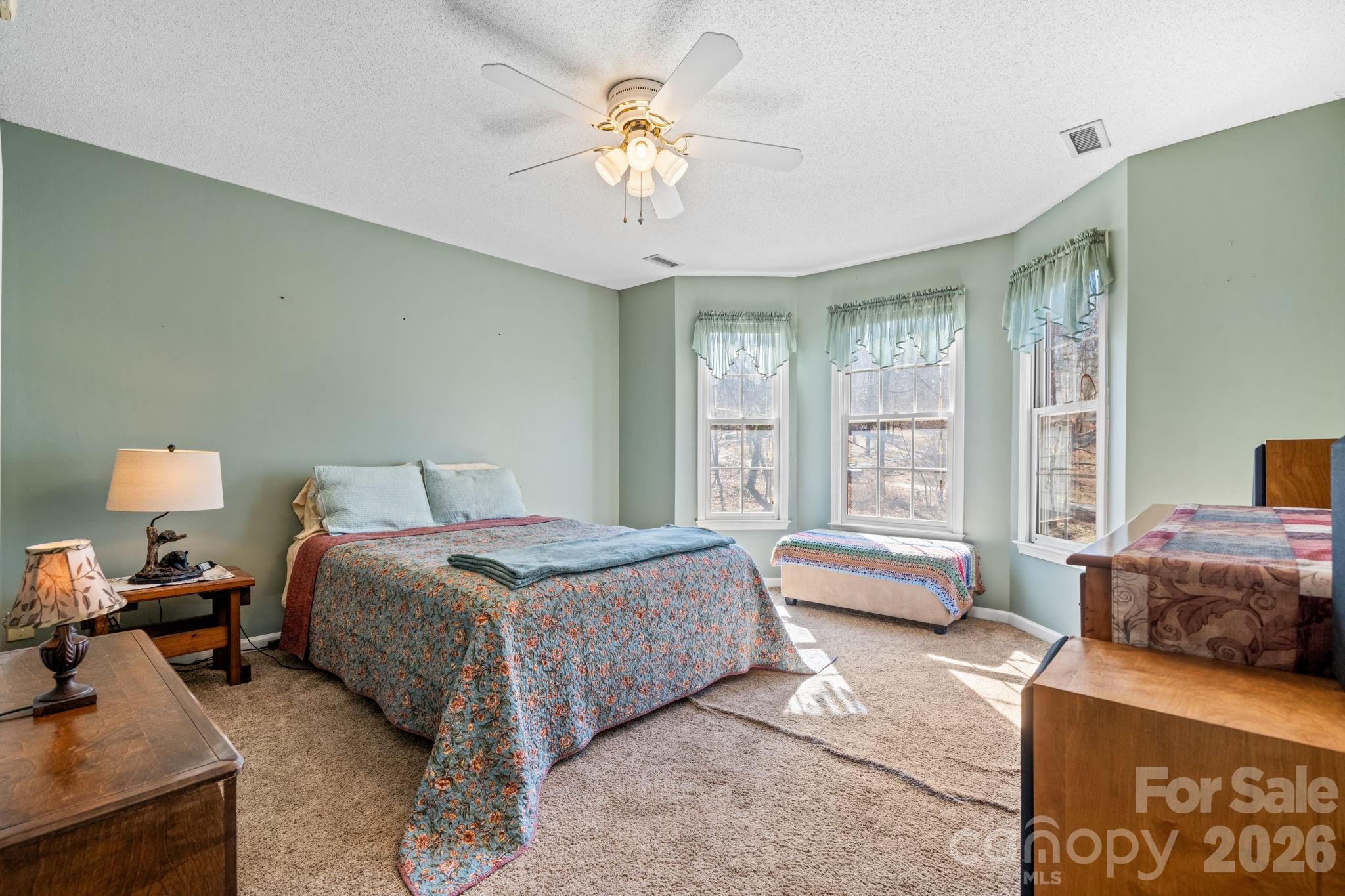 3956 Den Drive