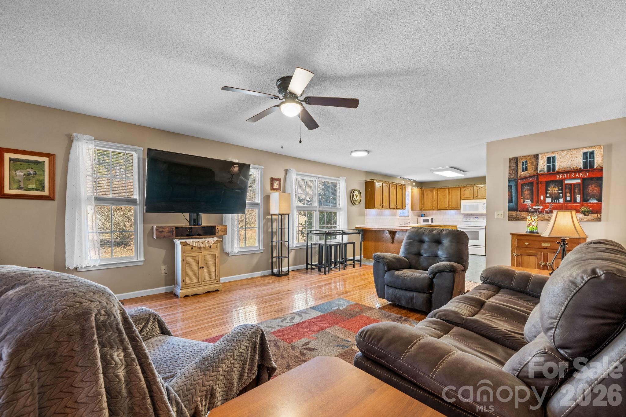 3956 Den Drive