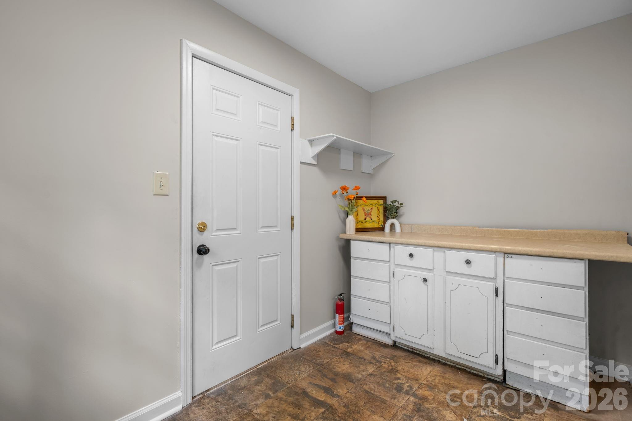 355 15th Avenue NE
