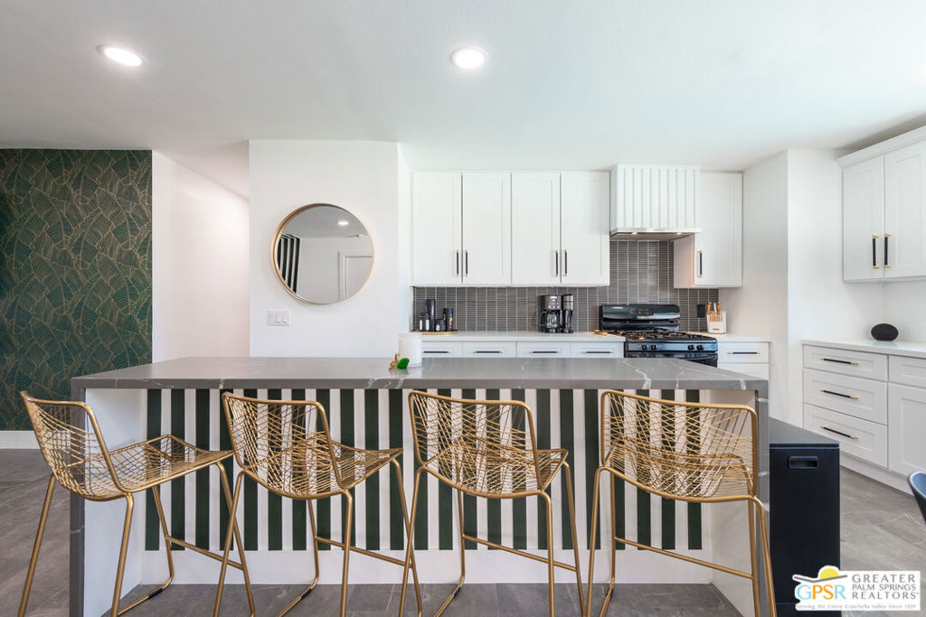 2380 N San Antonio Road