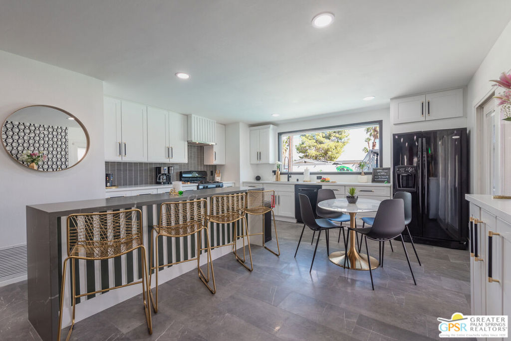 2380 N San Antonio Road