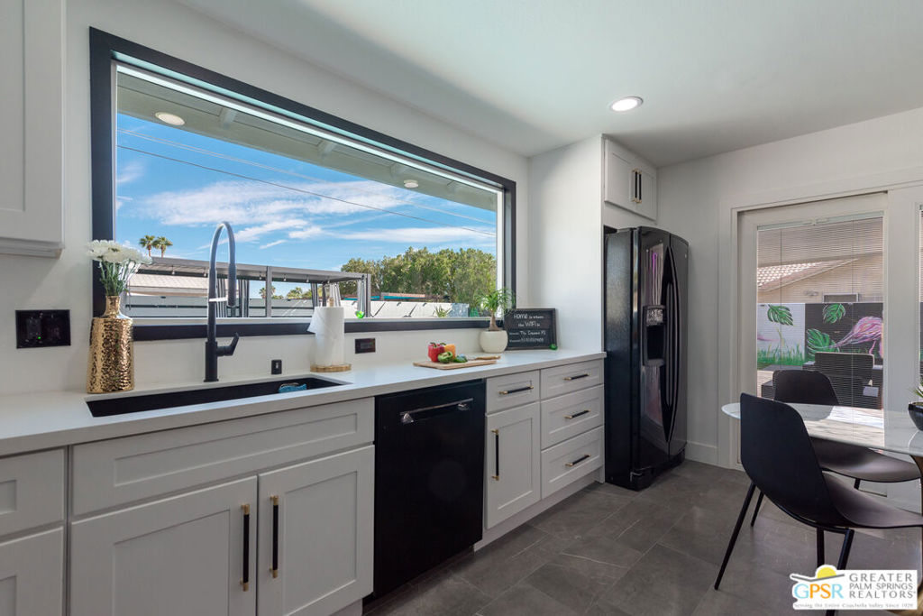 2380 N San Antonio Road