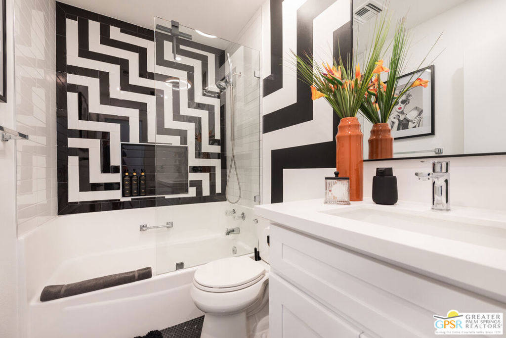 2380 N San Antonio Road