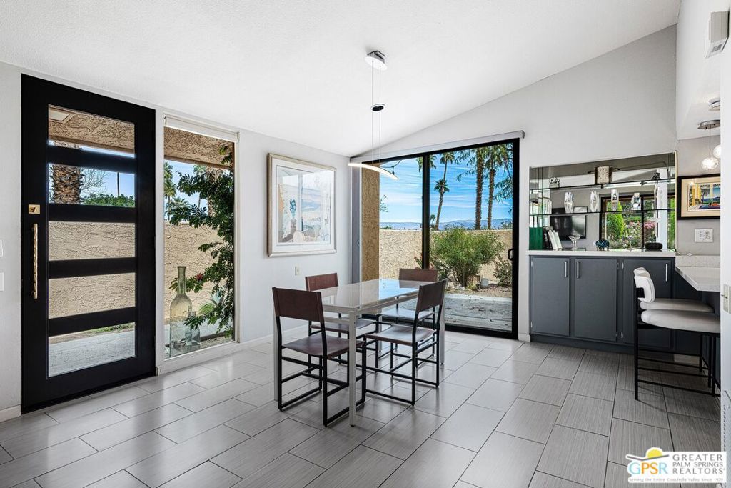 48915 Mariposa Drive