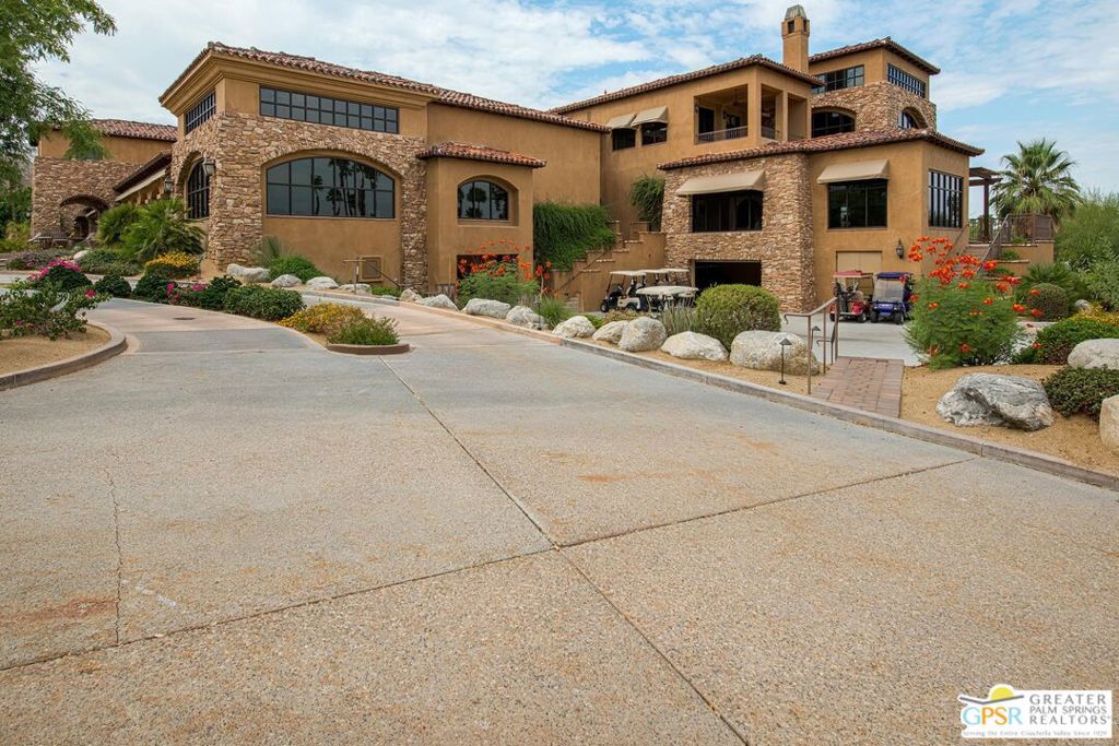 48915 Mariposa Drive