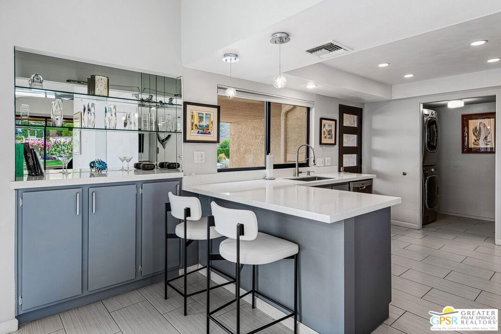 48915 Mariposa Drive