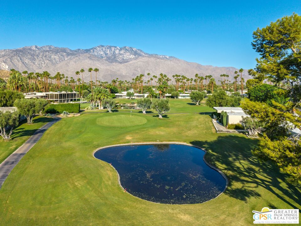 88 Desert Lakes Drive