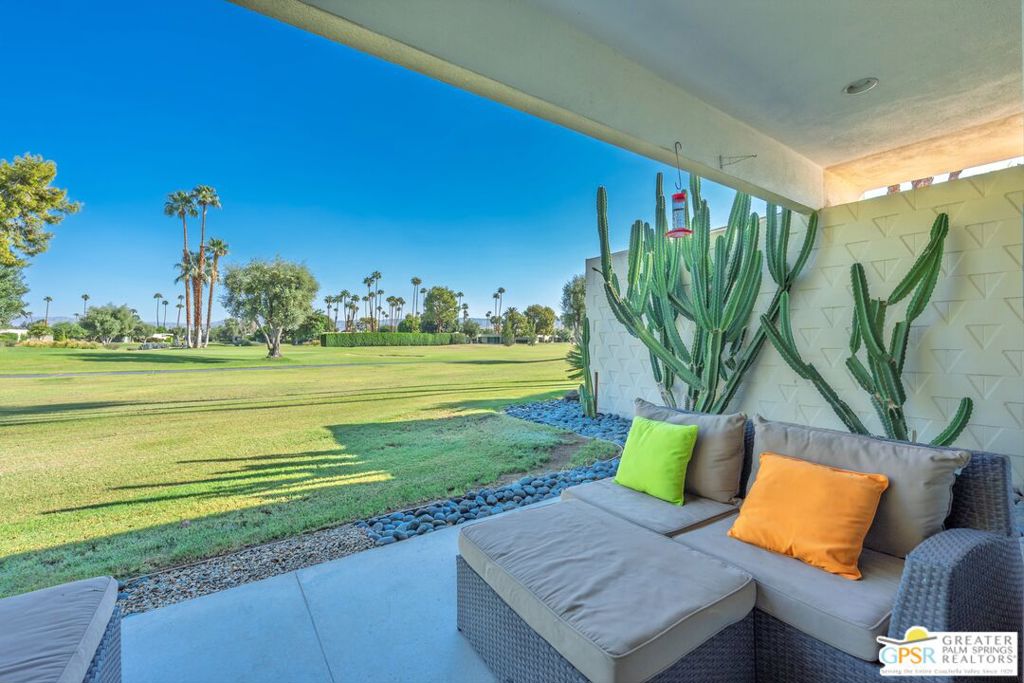 88 Desert Lakes Drive