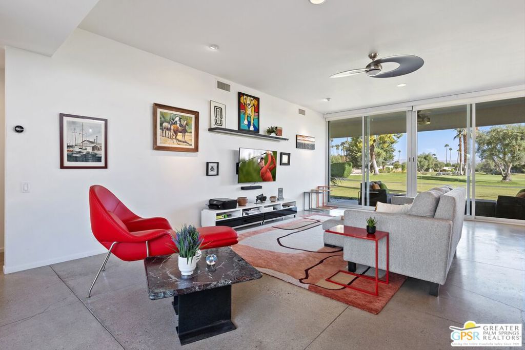 88 Desert Lakes Drive