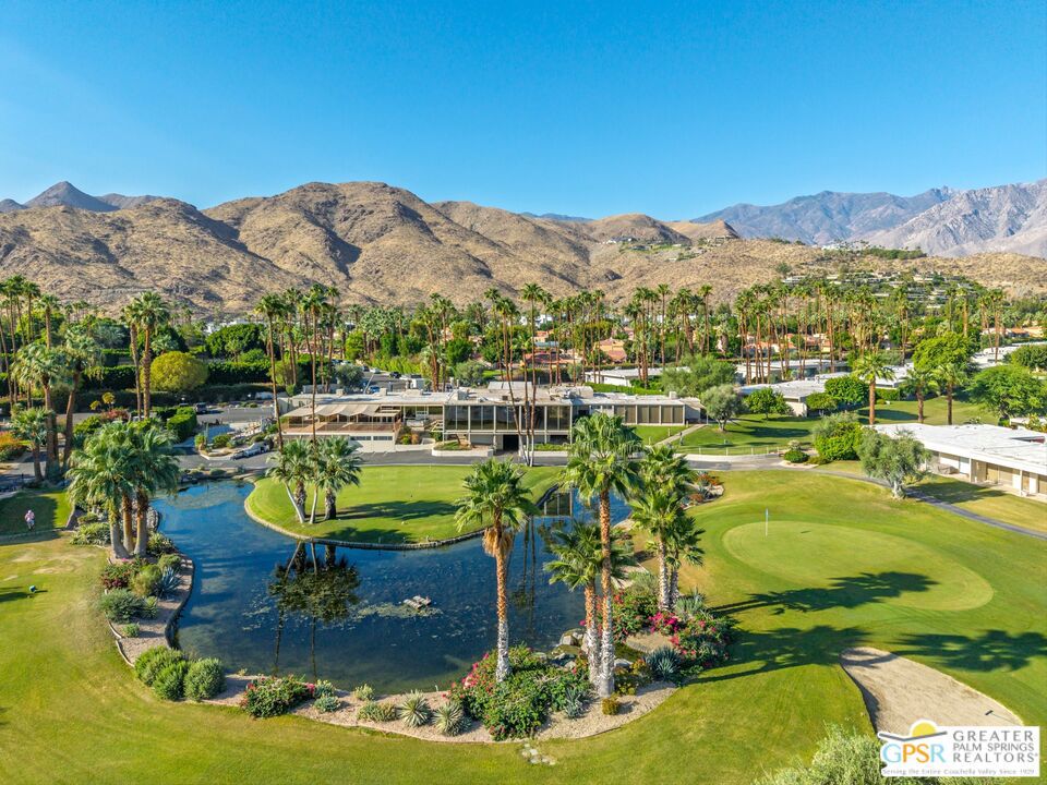 88 Desert Lakes Drive