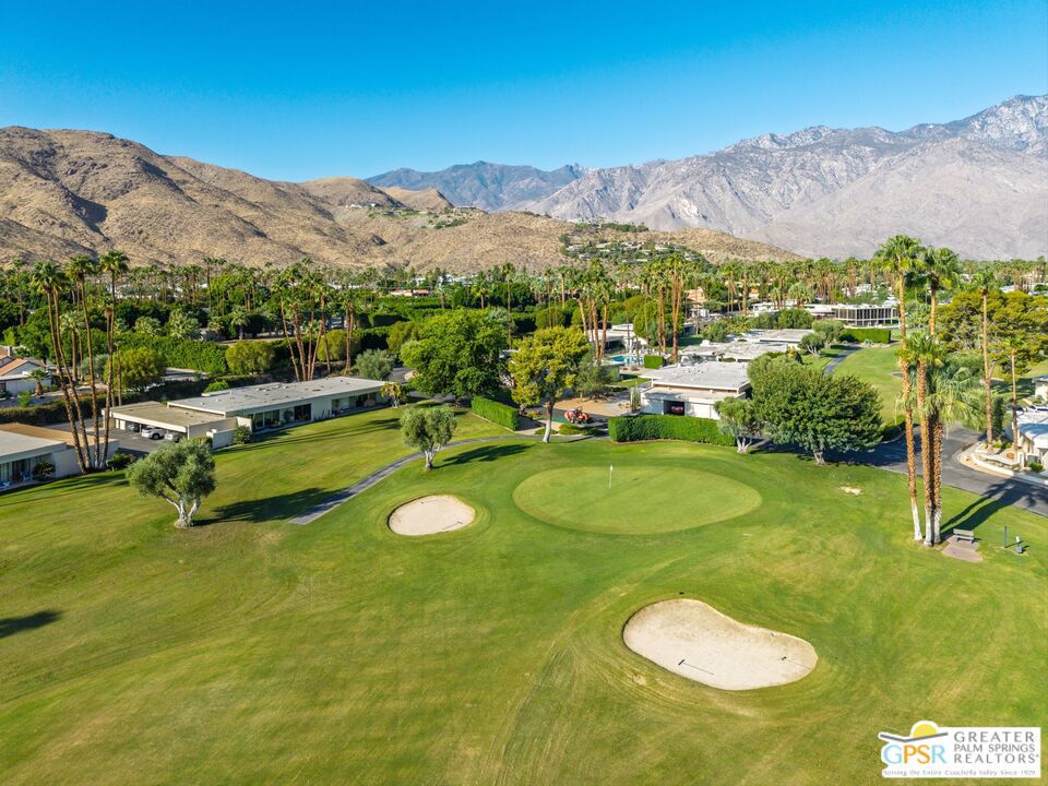 88 Desert Lakes Drive
