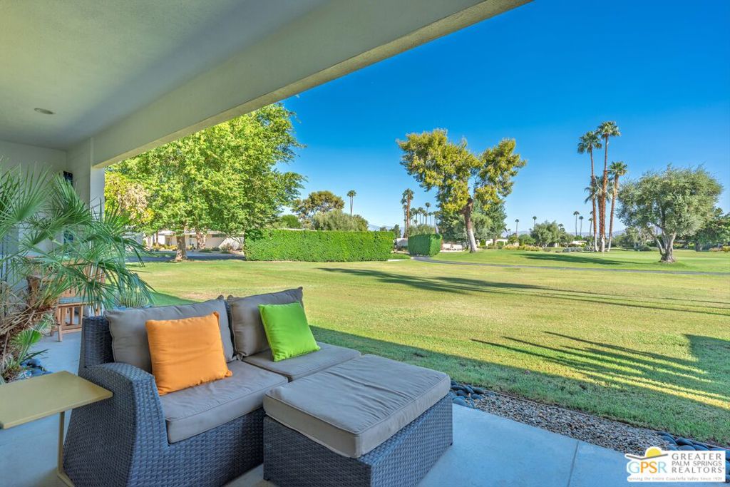 88 Desert Lakes Drive